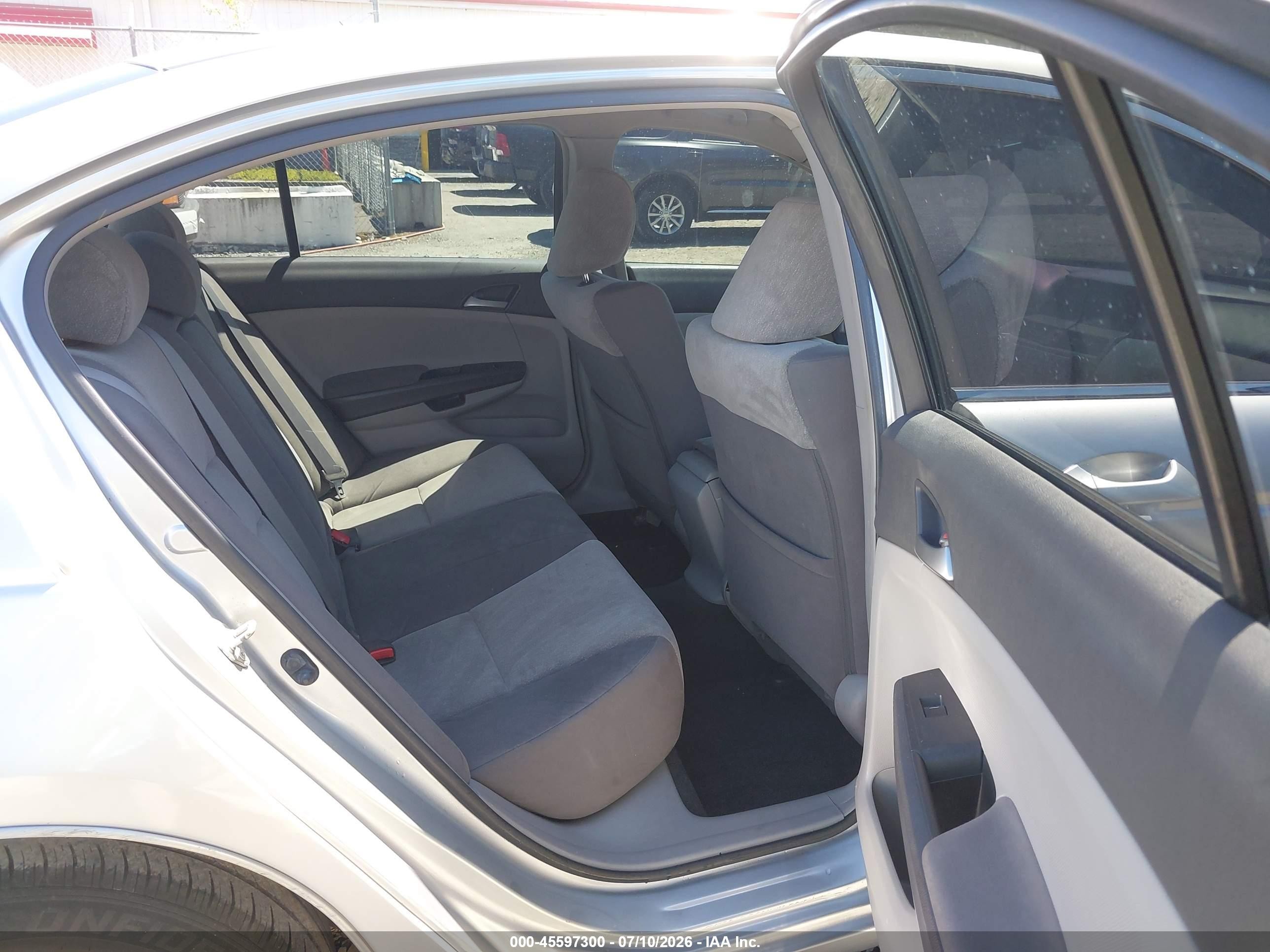 2008 Honda Accord 2.4 Lx-p Silver vin: JHMCP26488C013893