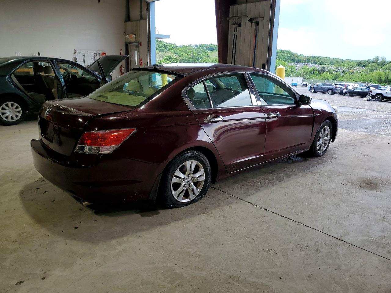 2008 Honda Accord Lxp Burgundy vin: JHMCP26488C044867