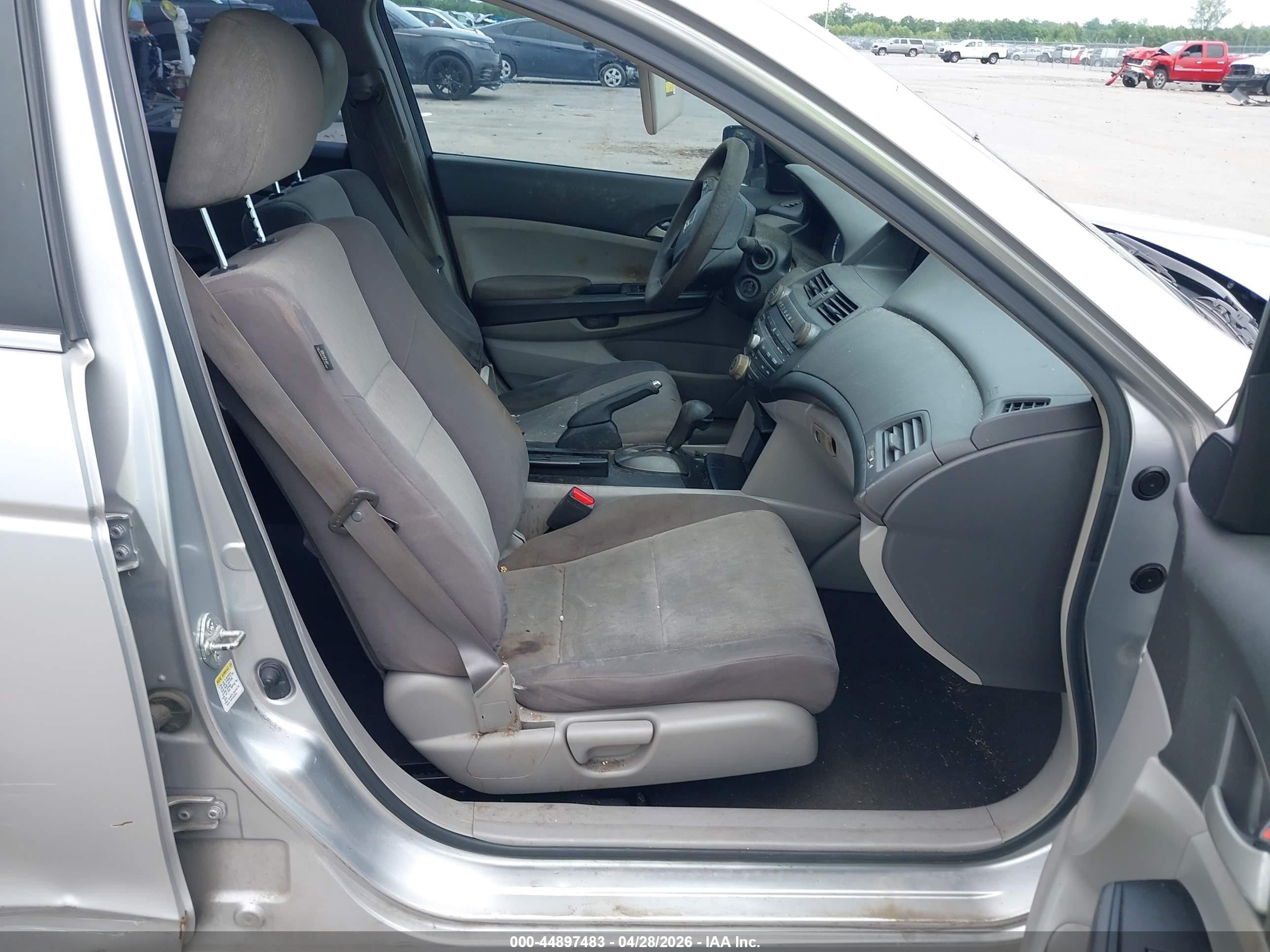 2008 Honda Accord 2.4 Lx-p Серебряный vin: JHMCP26488C075052
