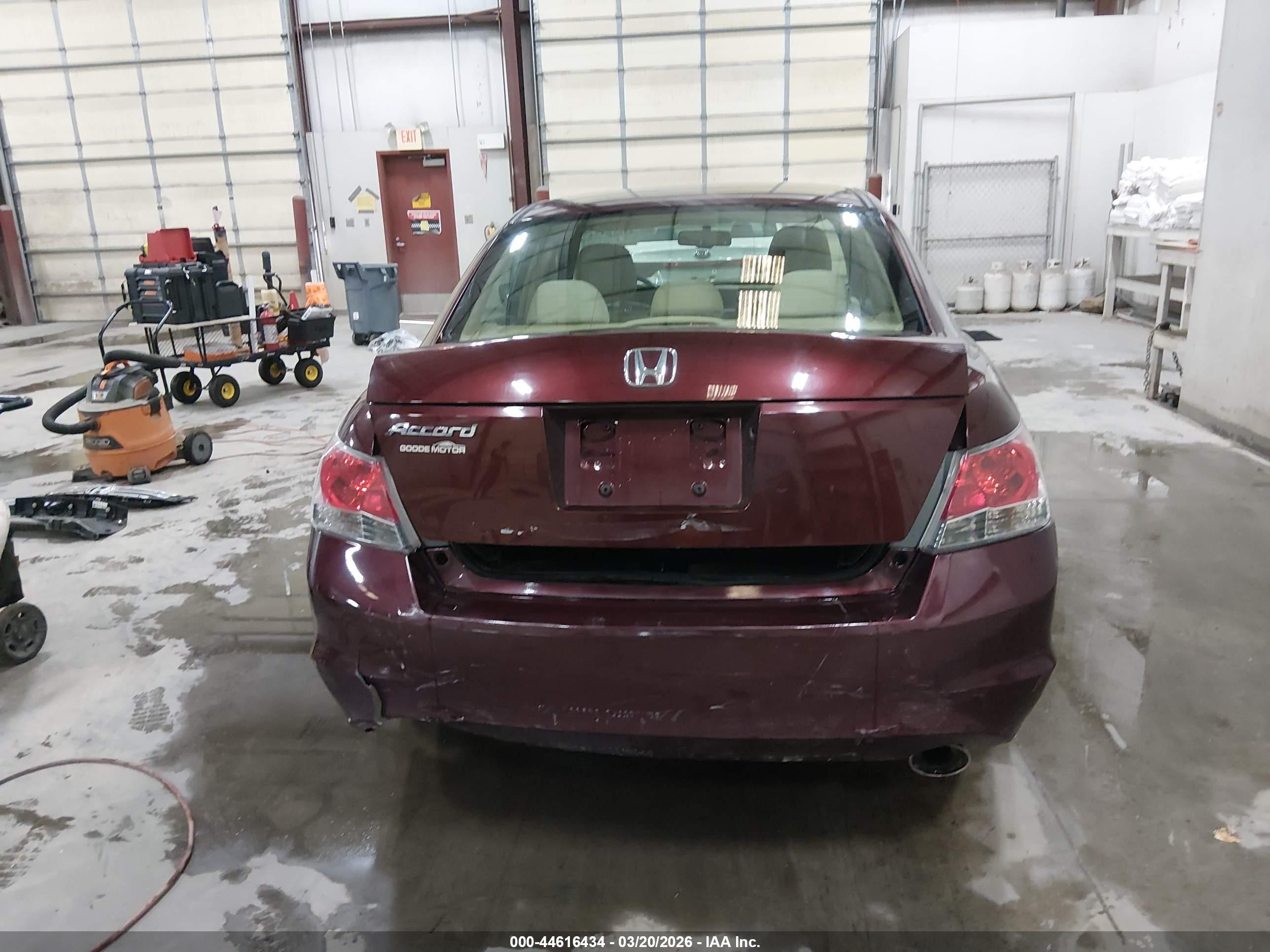2009 Honda Accord 2.4 Lx-p Burgundy vin: JHMCP26499C008140
