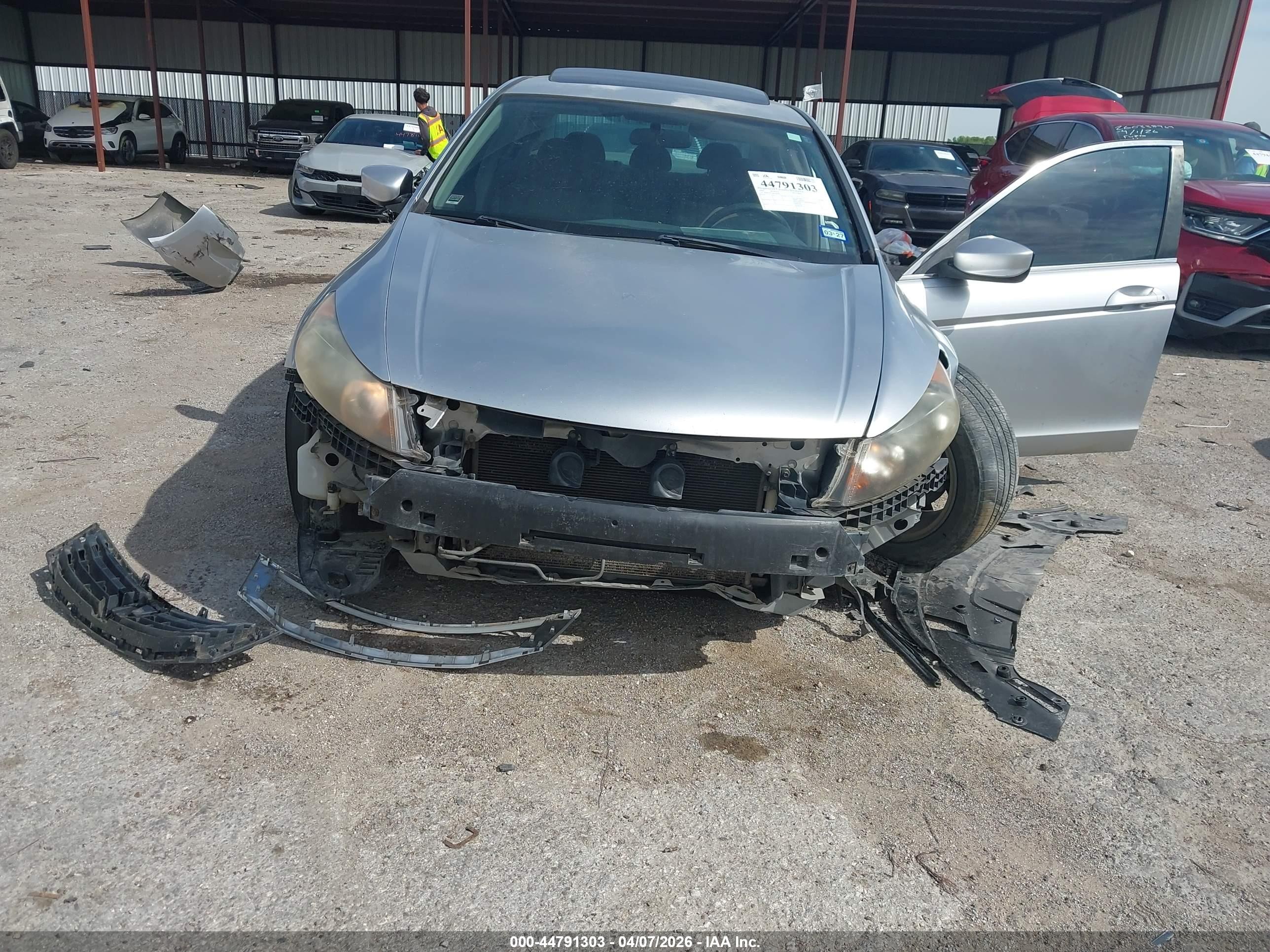 2008 Honda Accord 2.4 Ex Silver vin: JHMCP26708C058594