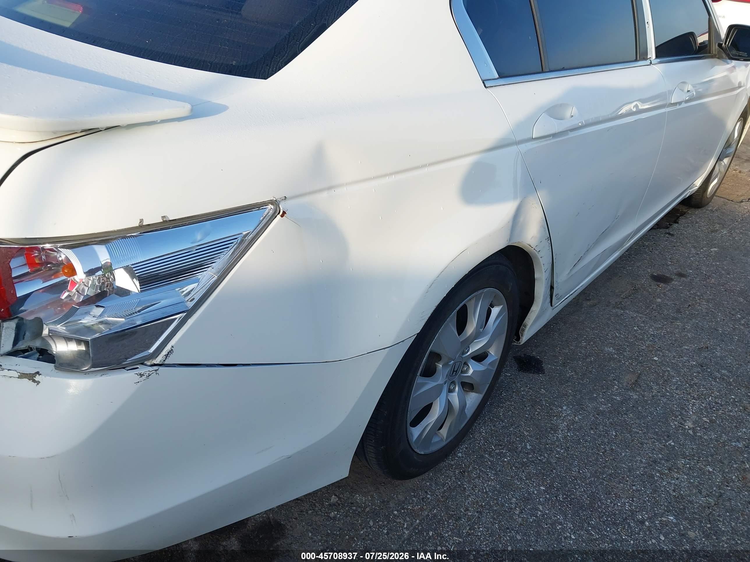 2008 Honda Accord 2.4 Ex White vin: JHMCP26758C029298
