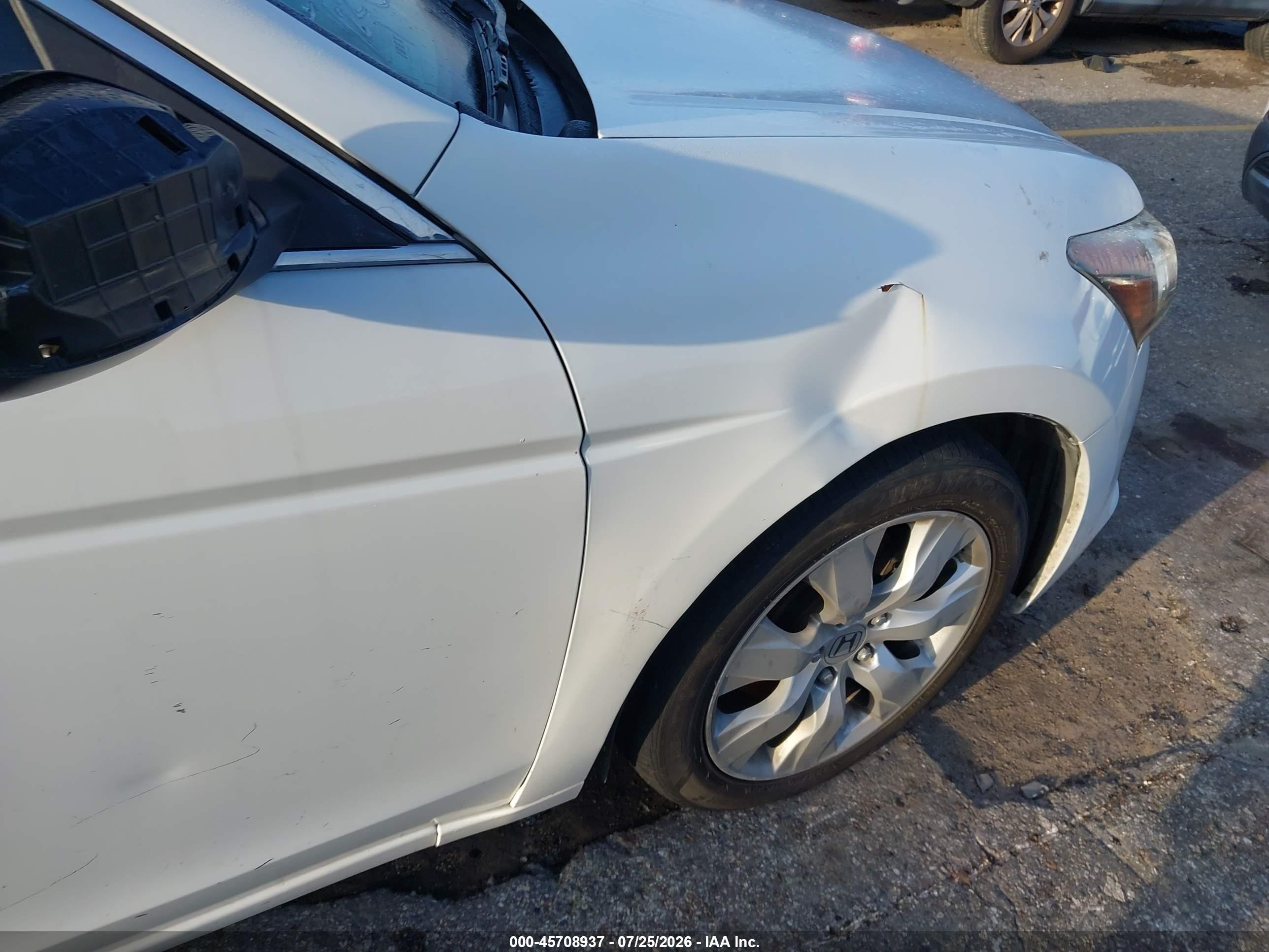 2008 Honda Accord 2.4 Ex White vin: JHMCP26758C029298