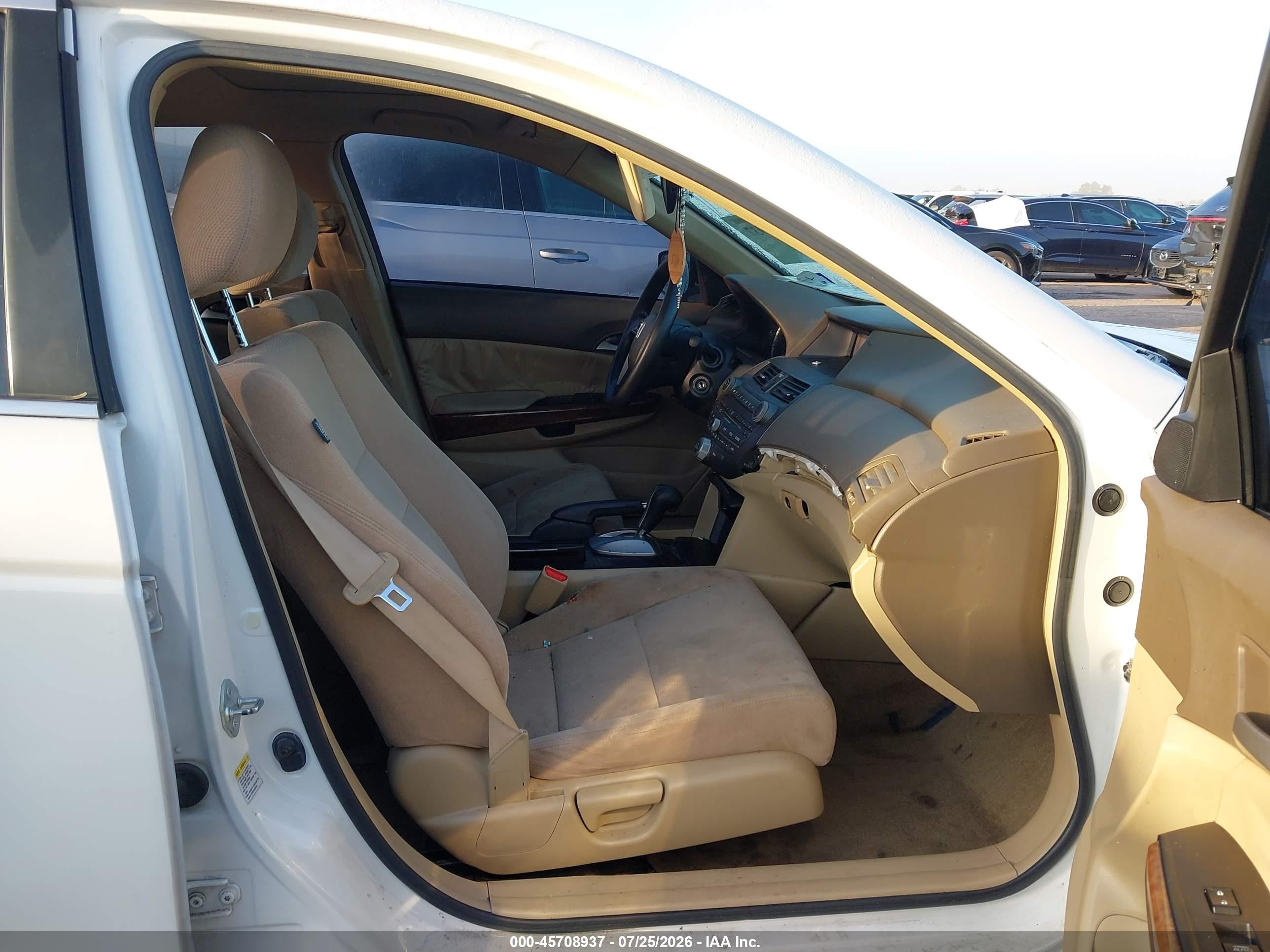 2008 Honda Accord 2.4 Ex White vin: JHMCP26758C029298