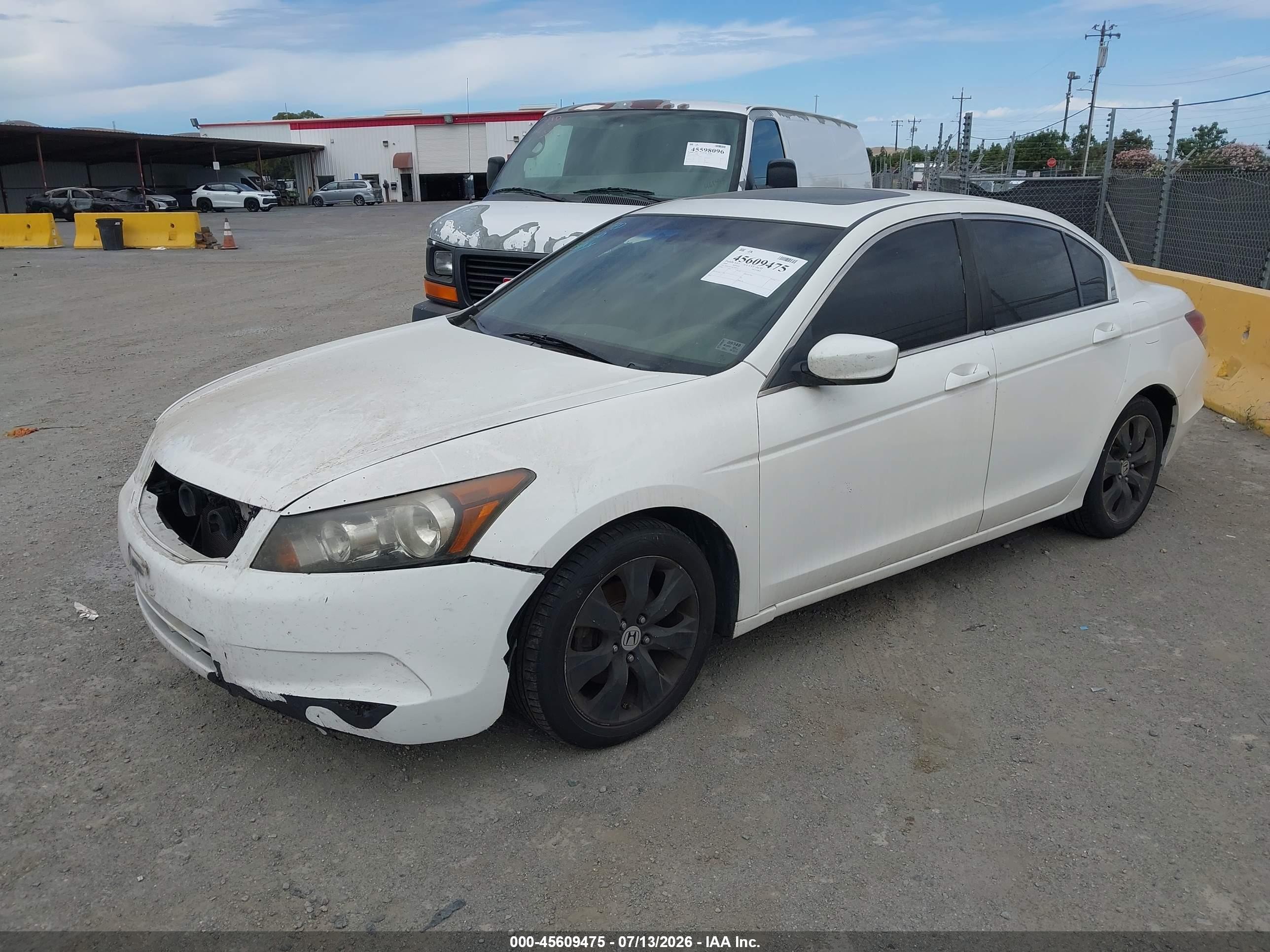2008 Honda Accord 2.4 Ex White vin: JHMCP26758C030872