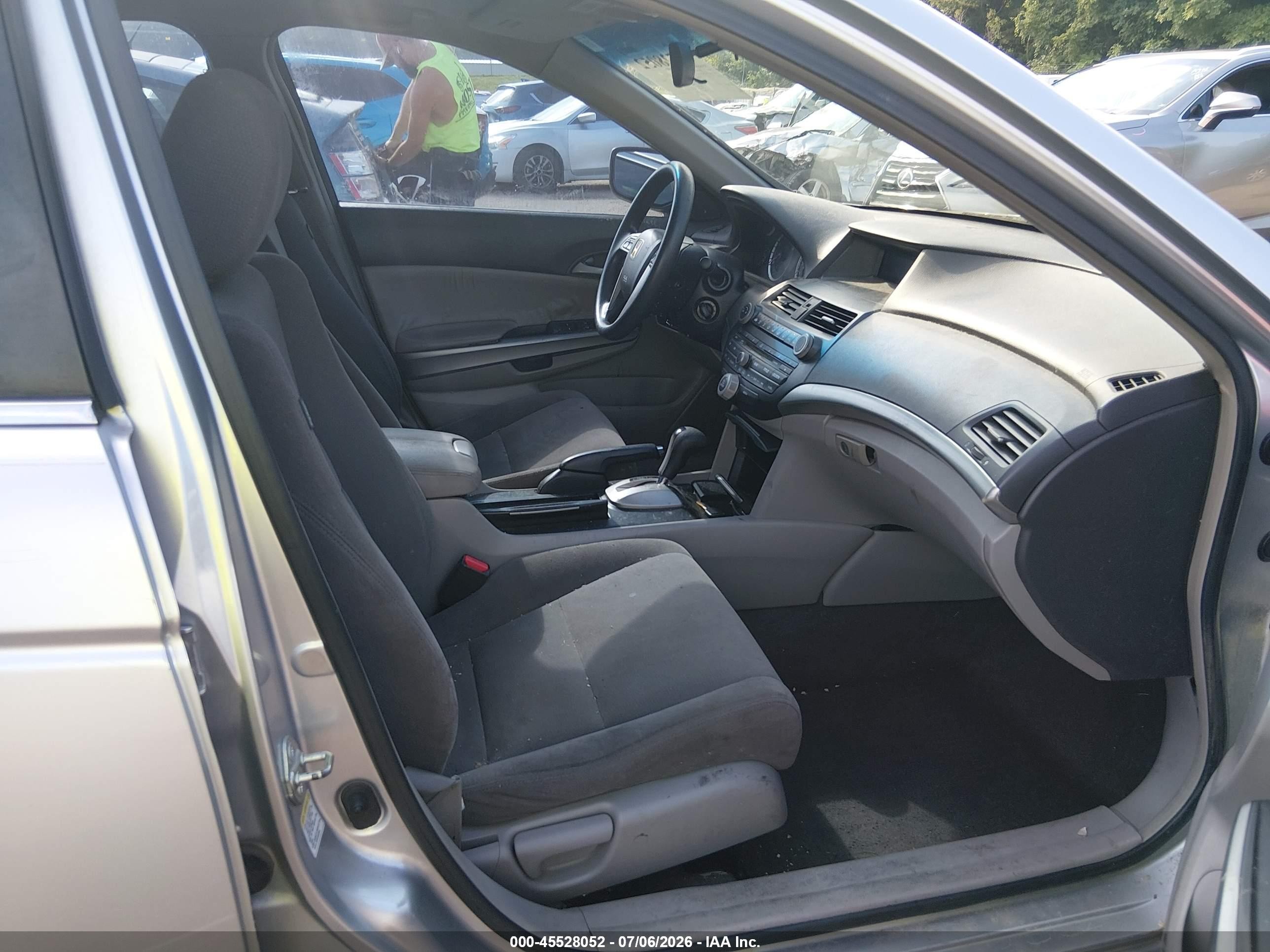 2008 Honda Accord 2.4 Ex Silver vin: JHMCP26778C072041