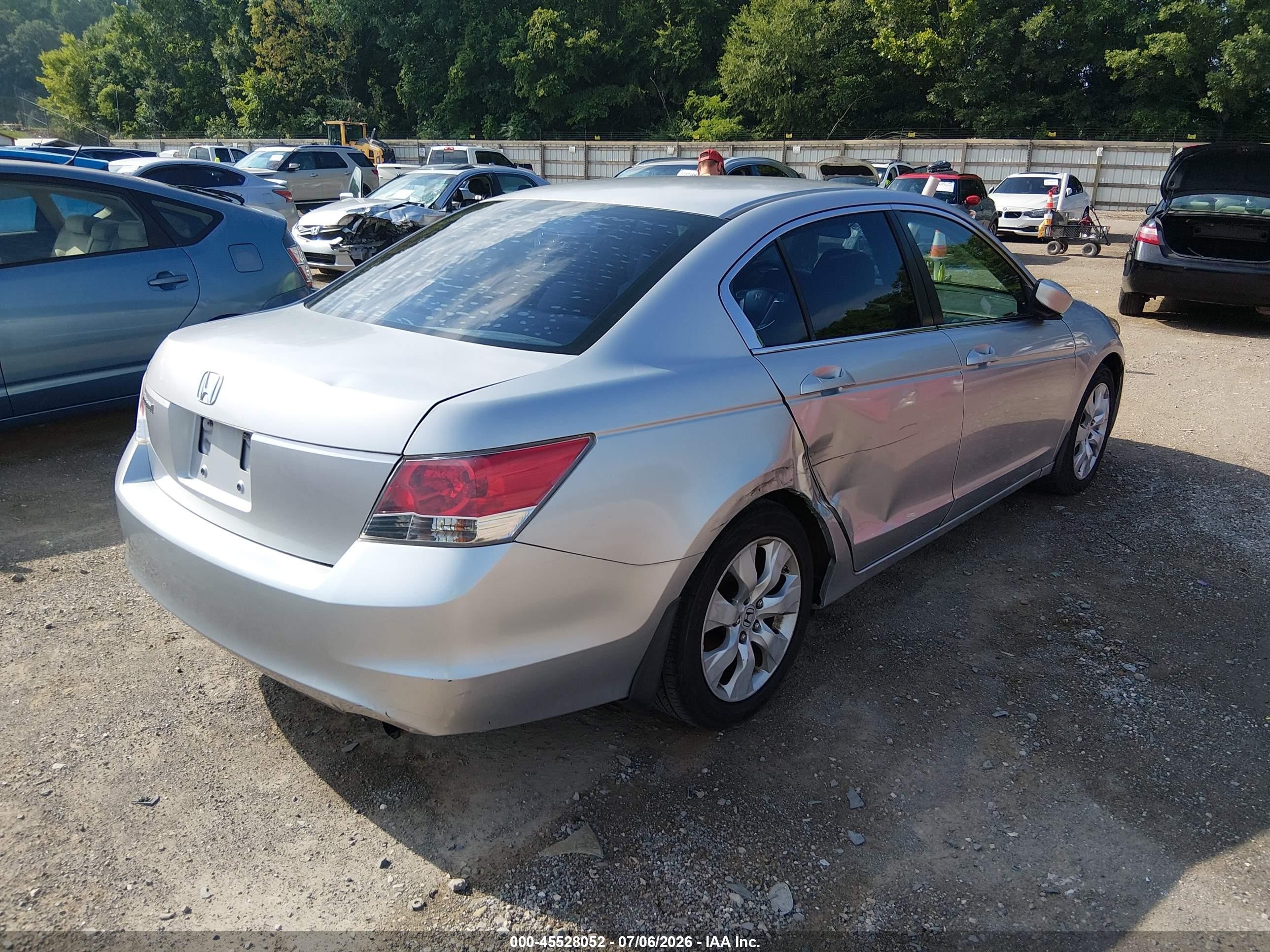 2008 Honda Accord 2.4 Ex Silver vin: JHMCP26778C072041