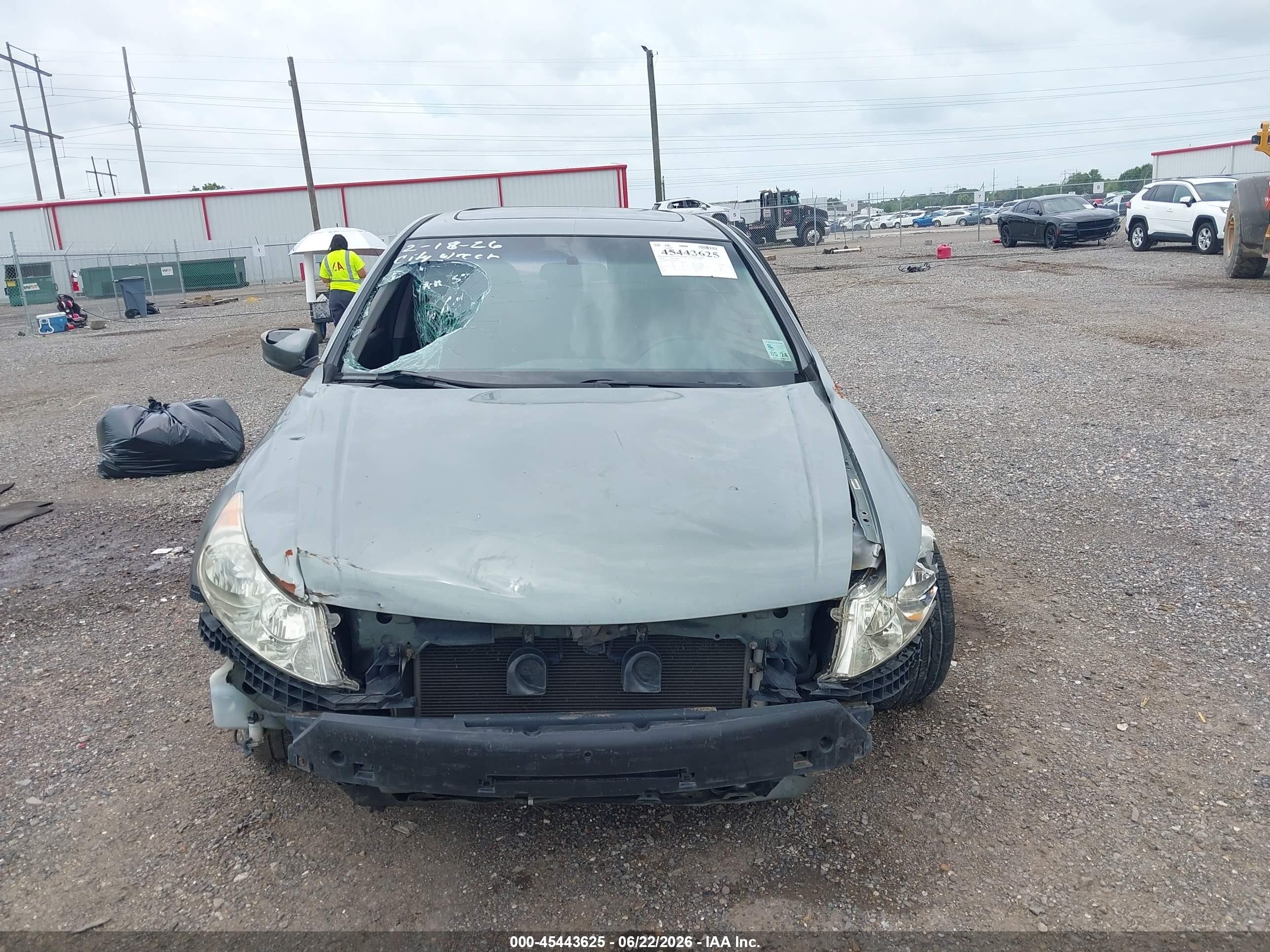 2008 Honda Accord 2.4 Ex Silver vin: JHMCP26788C021177