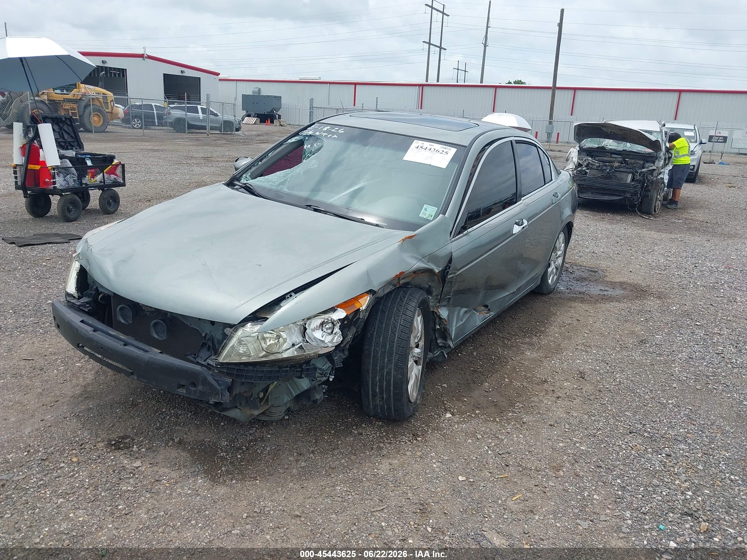 2008 Honda Accord 2.4 Ex Silver vin: JHMCP26788C021177