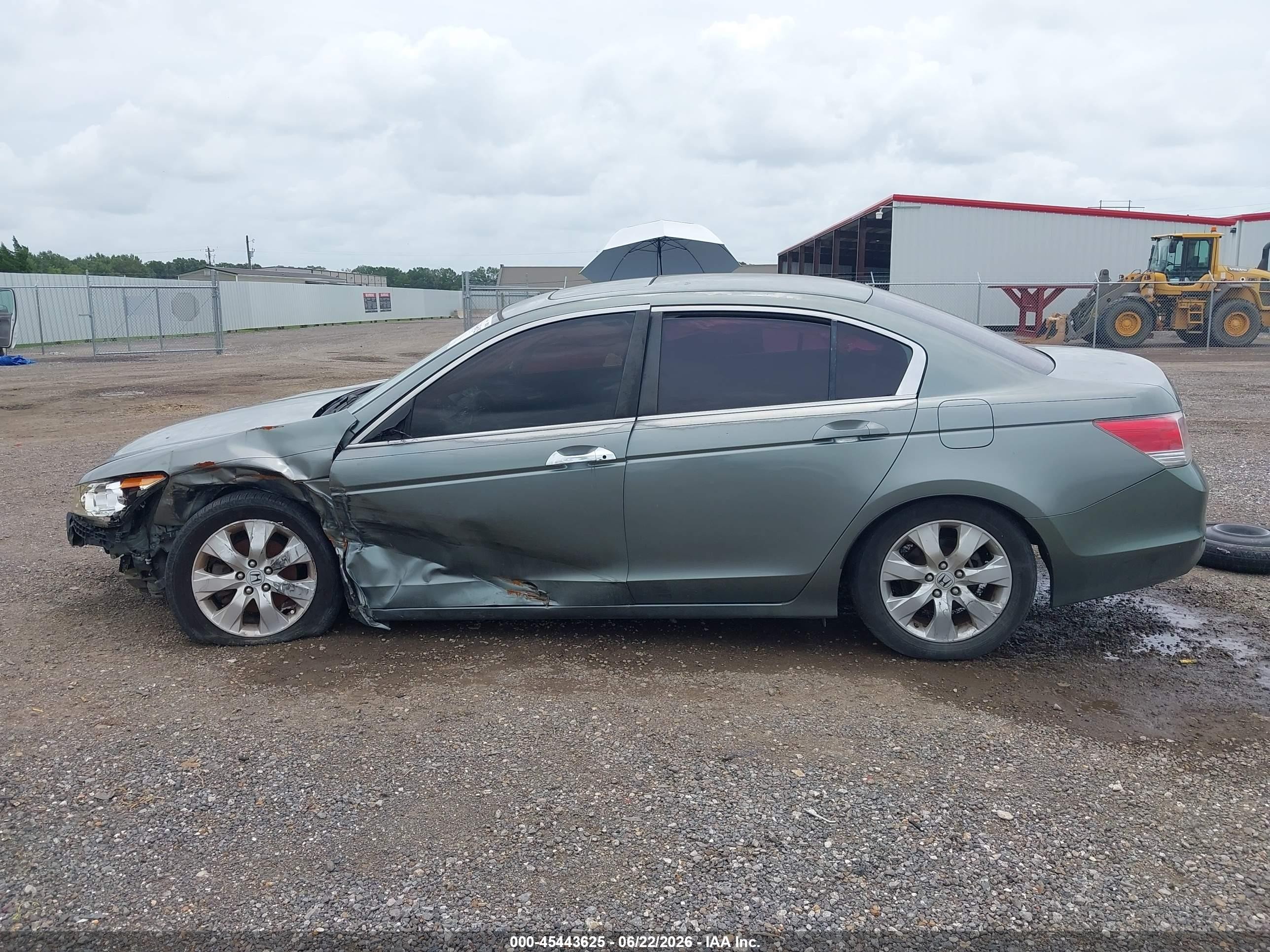 2008 Honda Accord 2.4 Ex Silver vin: JHMCP26788C021177