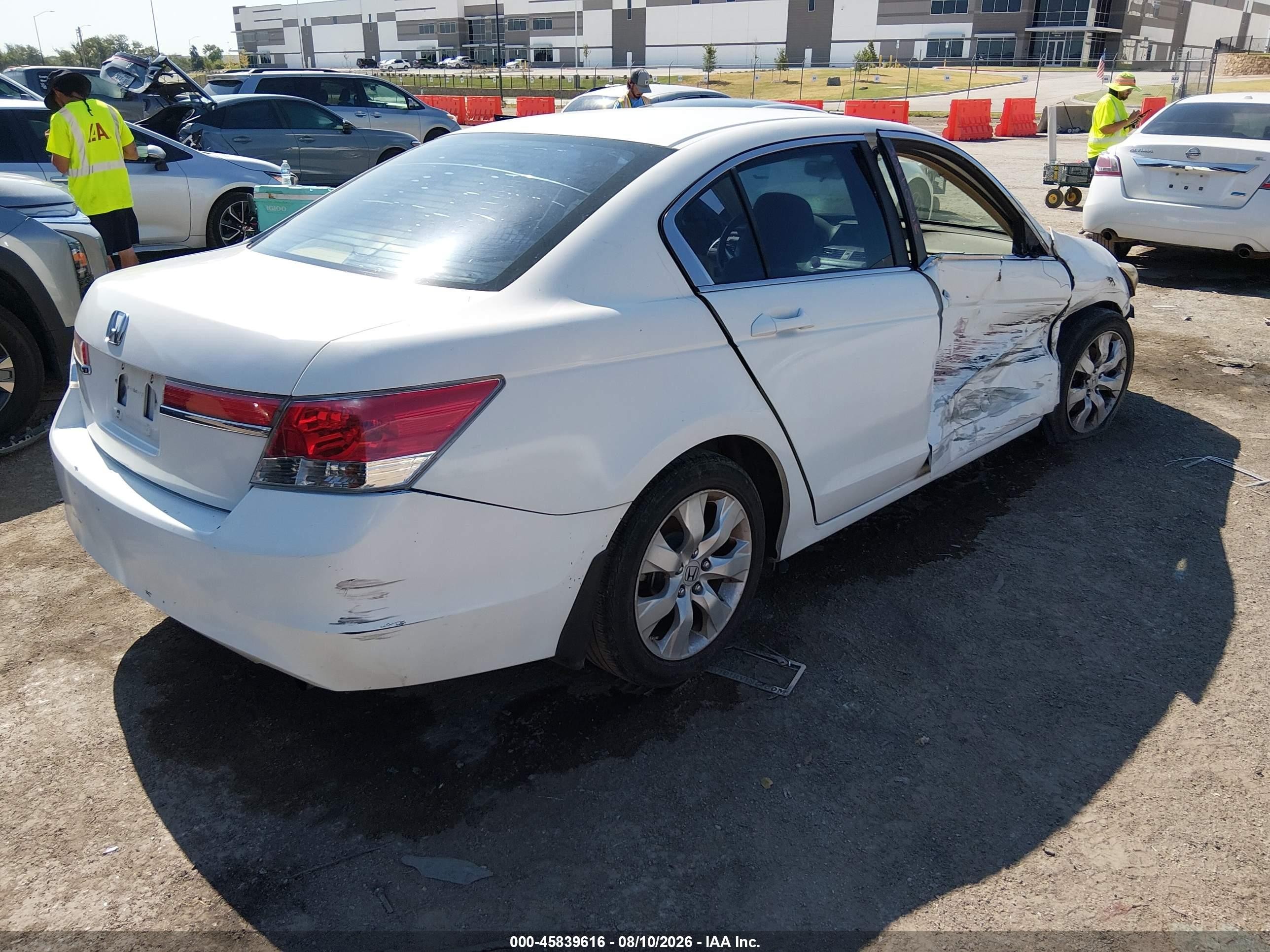 2008 Honda Accord 2.4 Ex White vin: JHMCP26798C006705