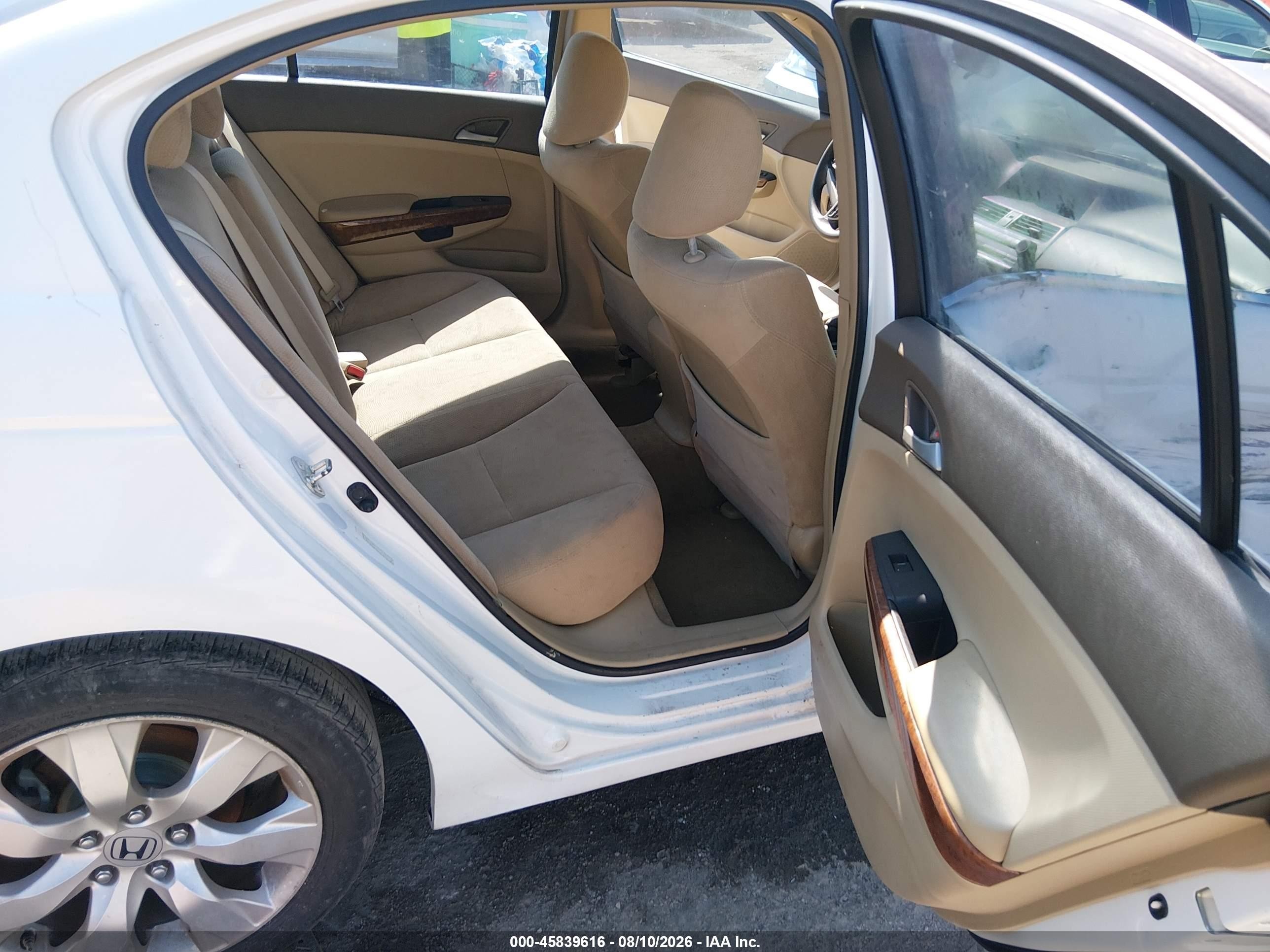 2008 Honda Accord 2.4 Ex White vin: JHMCP26798C006705