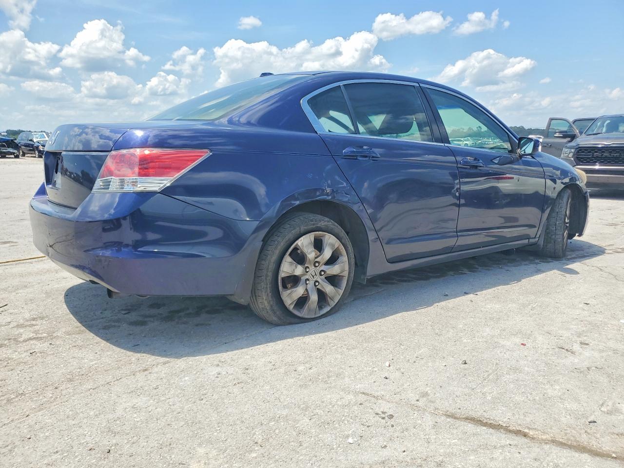 2008 Honda Accord Blue vin: JHMCP26808C070852
