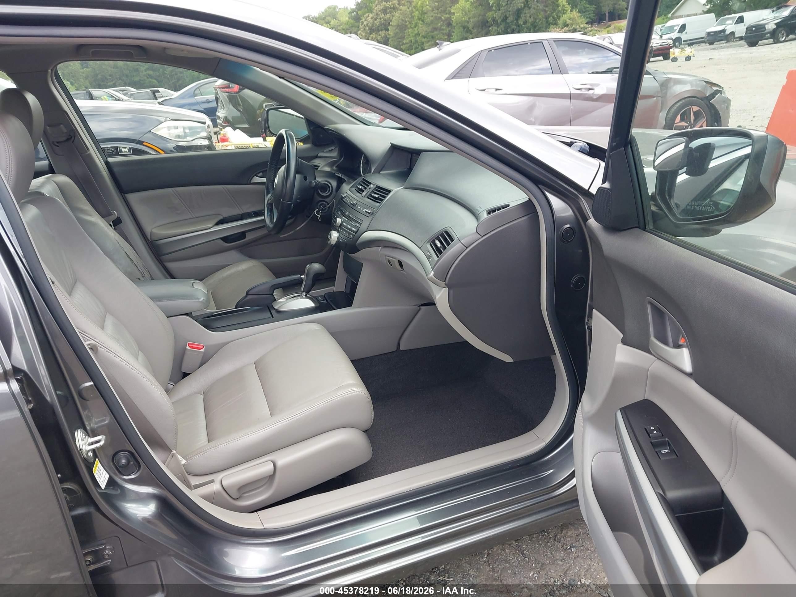 2008 Honda Accord 2.4 Ex-l Silver vin: JHMCP26808C077509