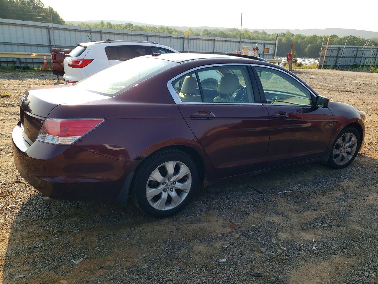 2008 Honda Accord Exl Burgundy vin: JHMCP26838C000701
