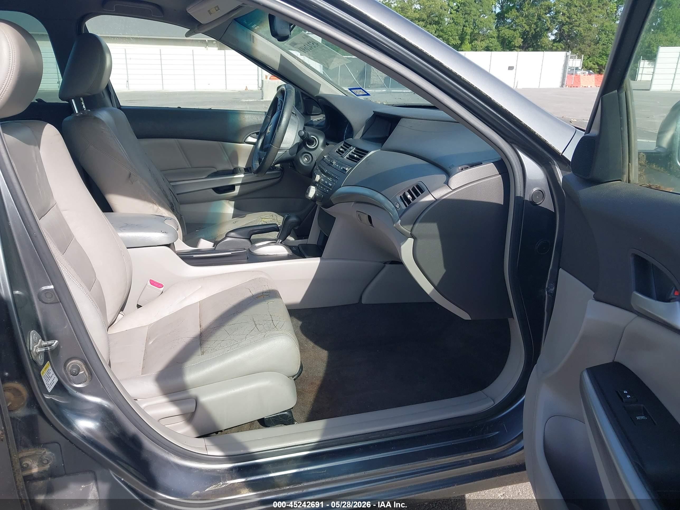 2008 Honda Accord 2.4 Ex-l Серый vin: JHMCP26848C051530