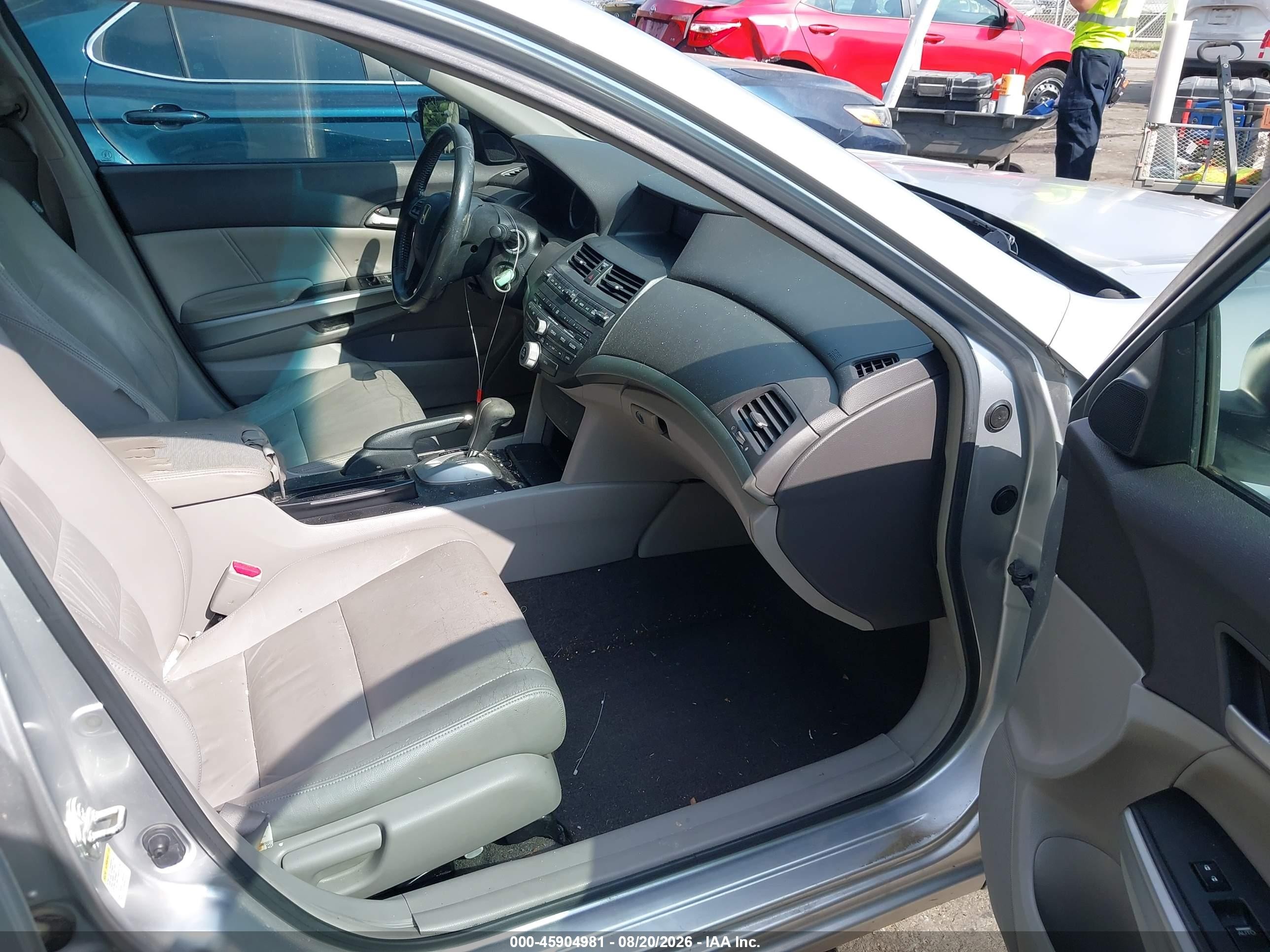 2008 Honda Accord 2.4 Ex-l Silver vin: JHMCP26898C063849