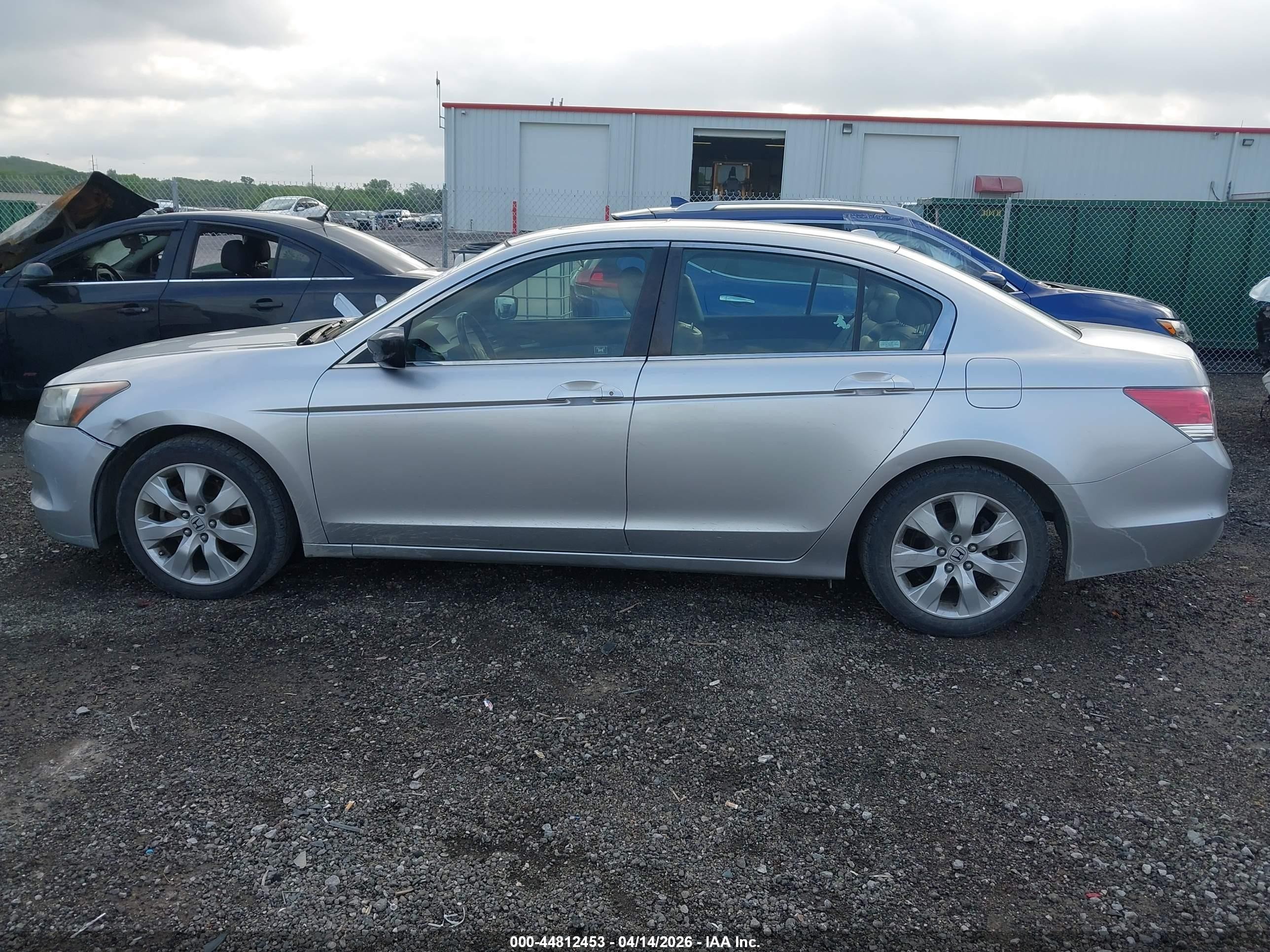 2009 Honda Accord 2.4 Ex-l Silver vin: JHMCP26899C003572