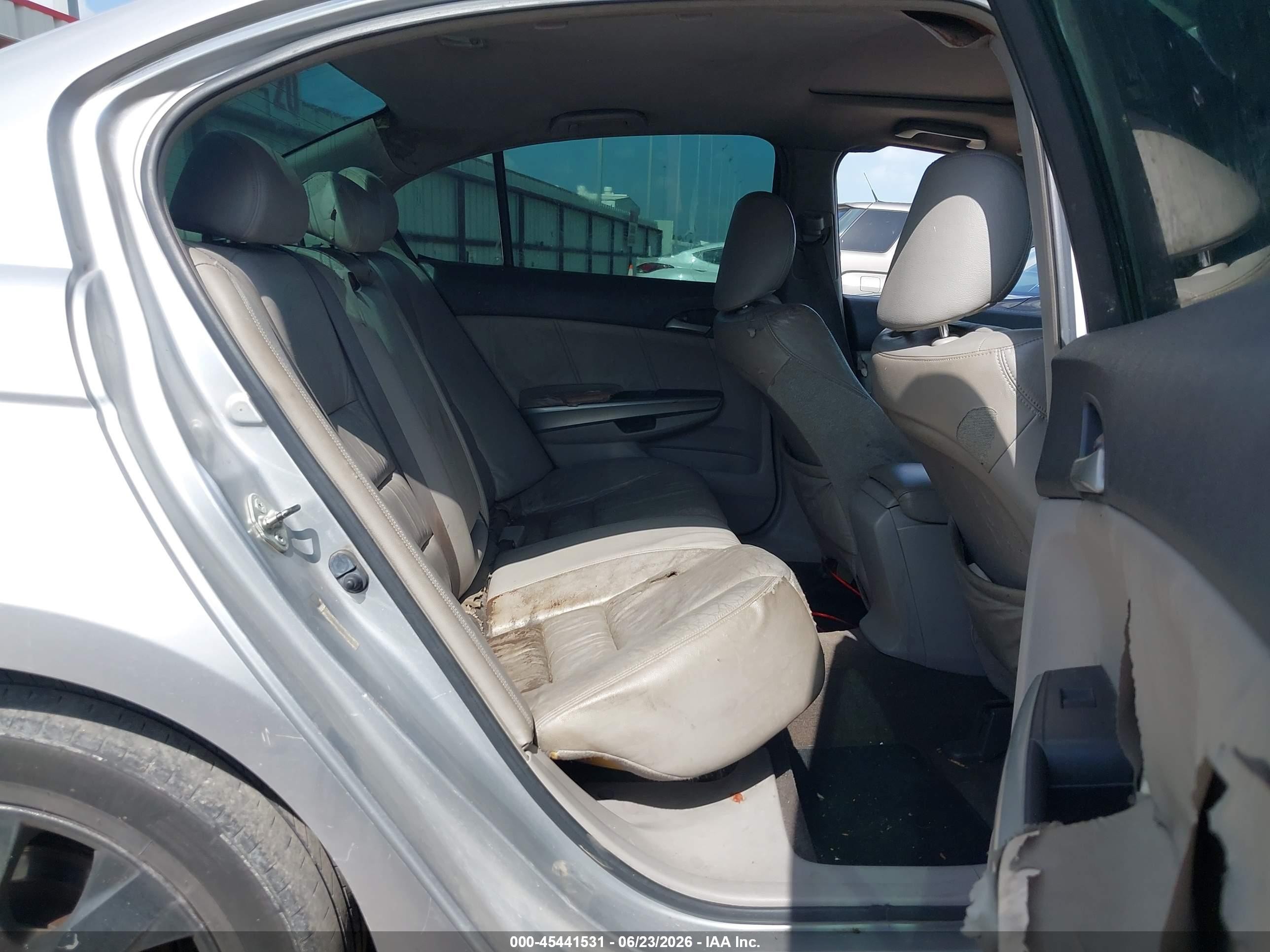 2008 Honda Accord 2.4 Ex-l Silver vin: JHMCP268X8C009878