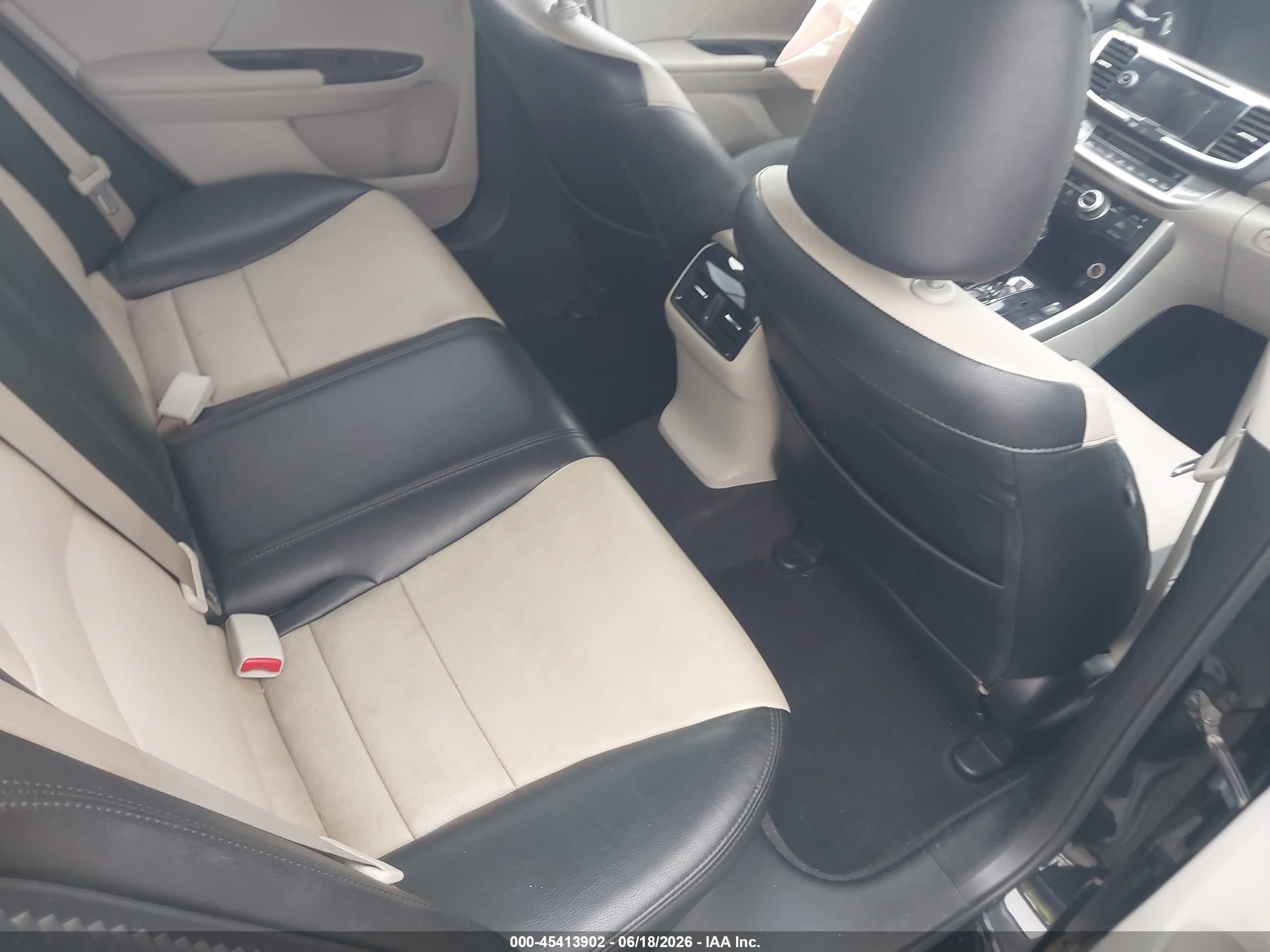 2014 Honda Accord Plug-in Hybrid   Black vin: JHMCR5F72EC000218