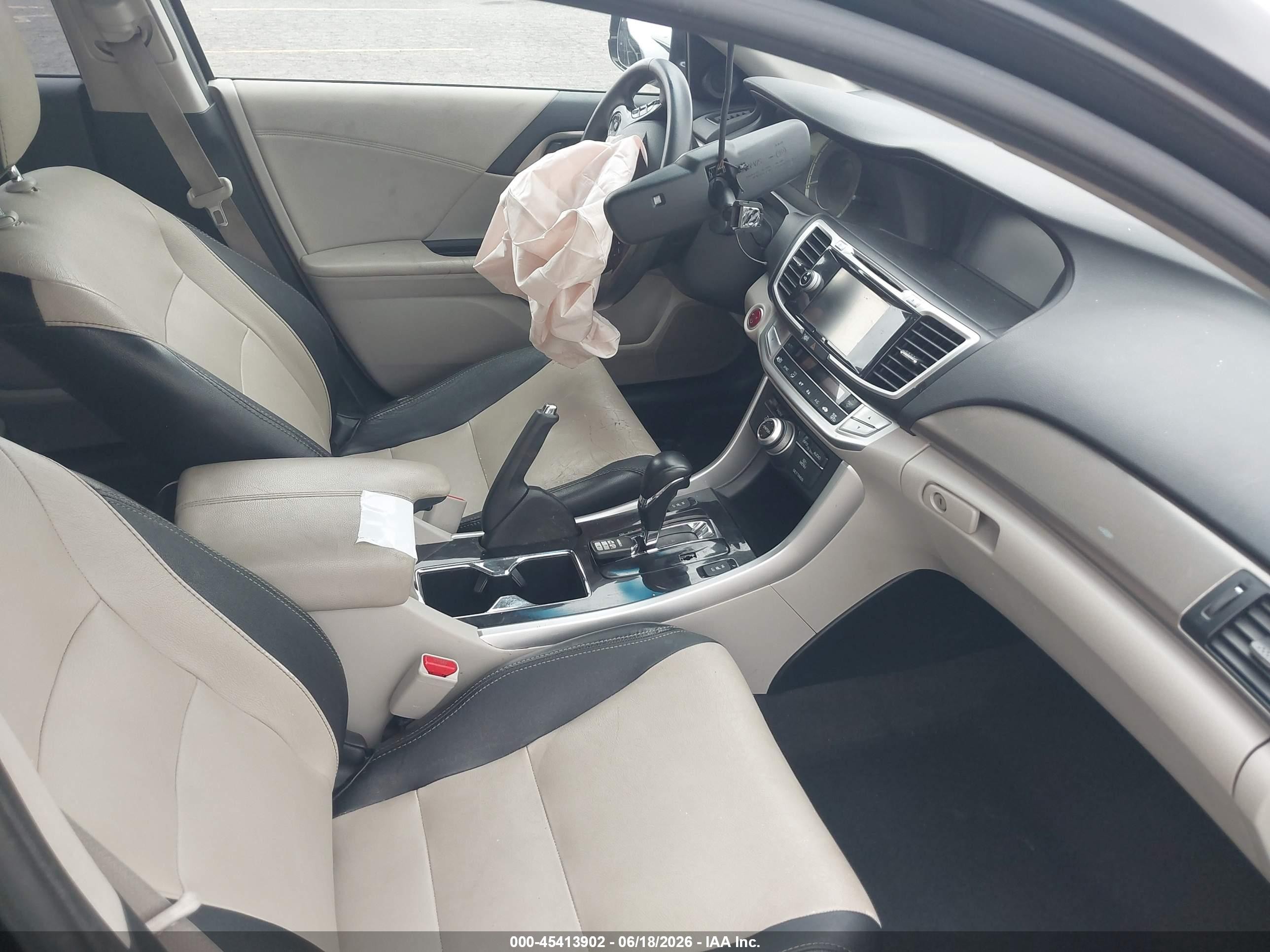 2014 Honda Accord Plug-in Hybrid   Black vin: JHMCR5F72EC000218