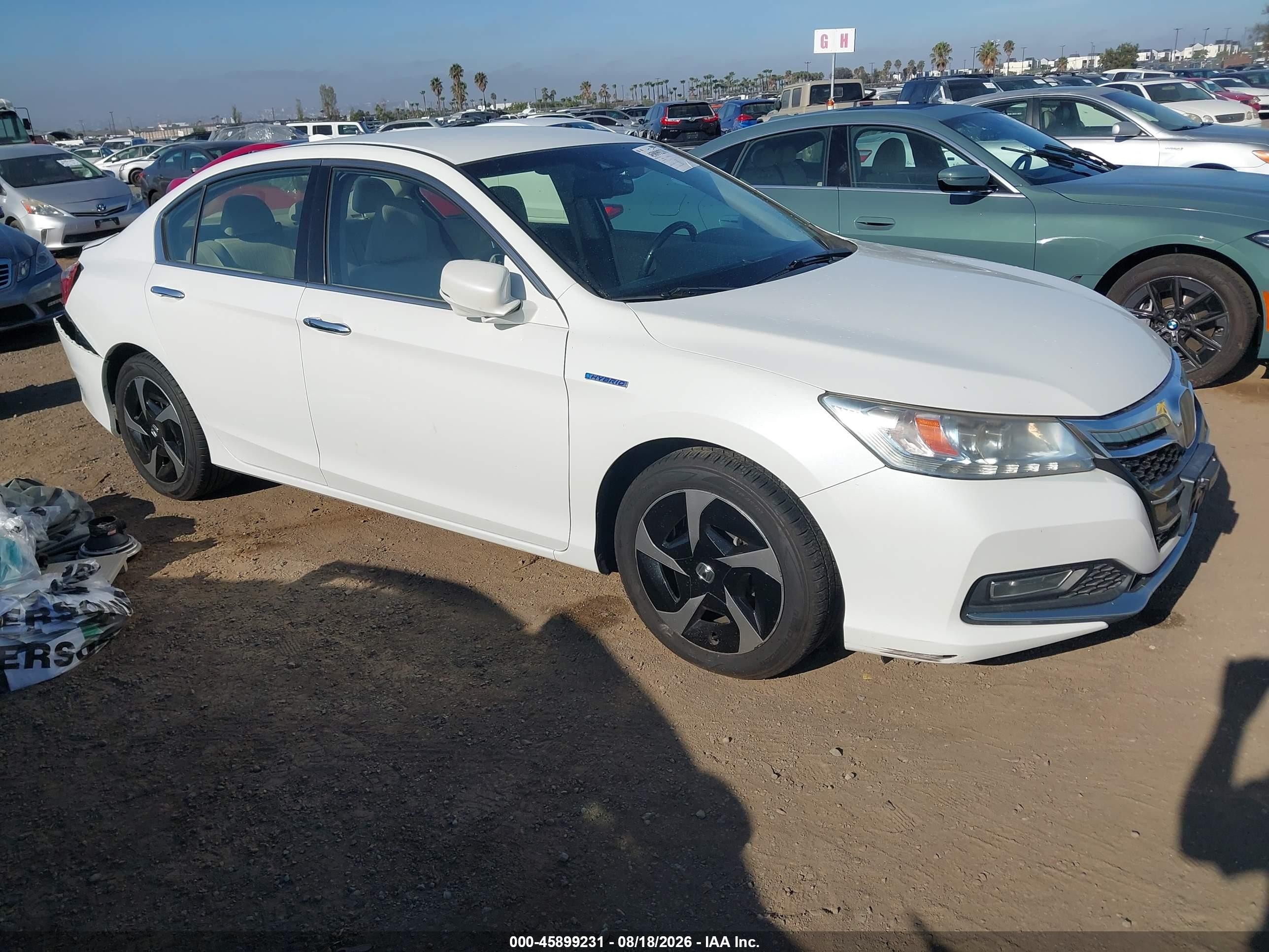 2014 Honda Accord Plug-in Hybrid   Белый vin: JHMCR5F77EC001087