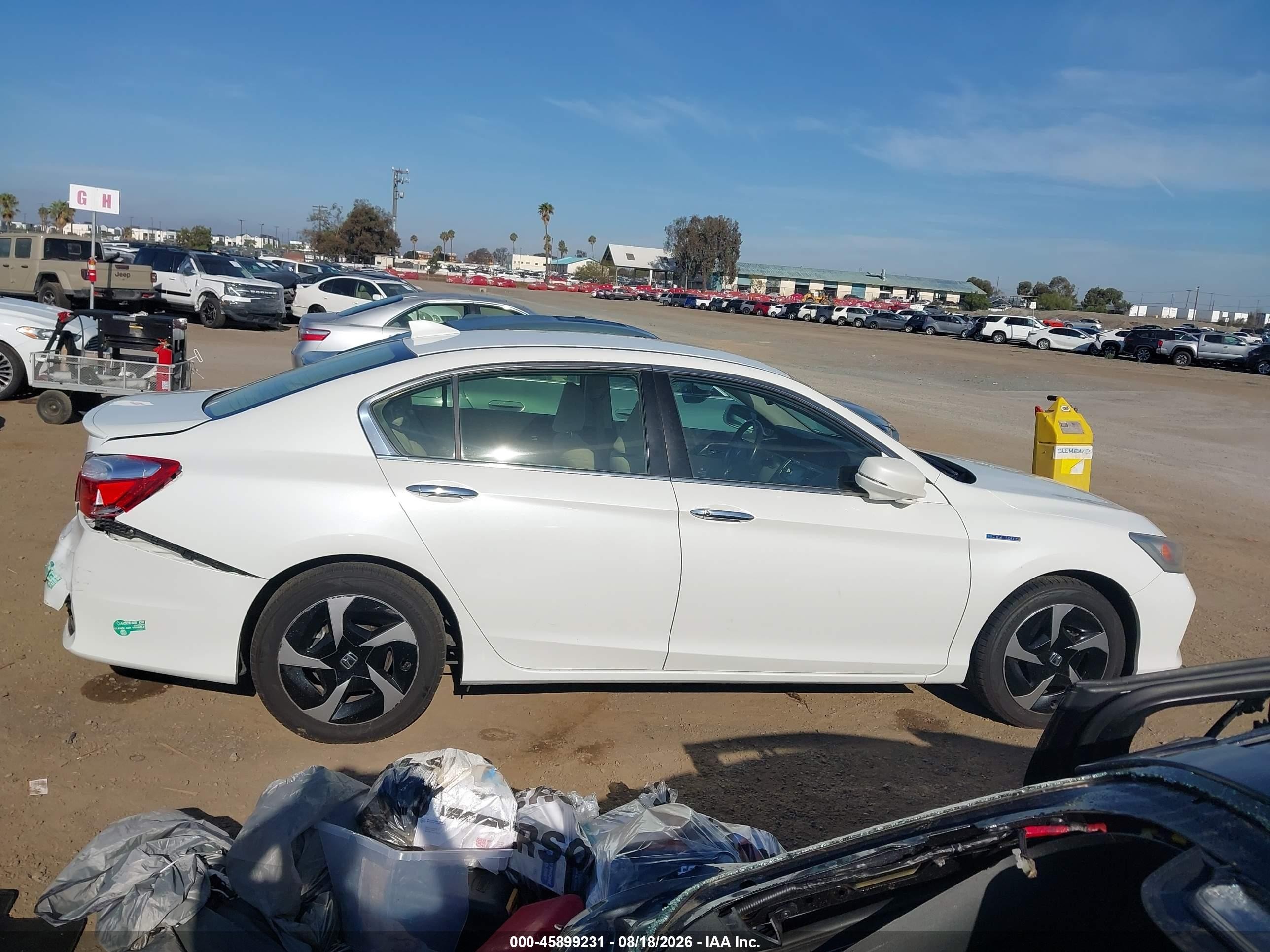 2014 Honda Accord Plug-in Hybrid   White vin: JHMCR5F77EC001087
