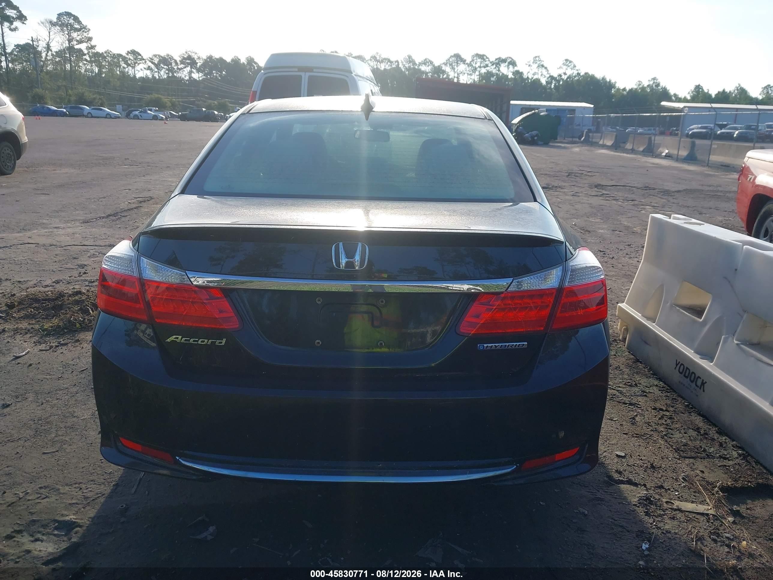 2014 Honda Accord Plug-in Hybrid Черный vin: JHMCR5F7XEC000127