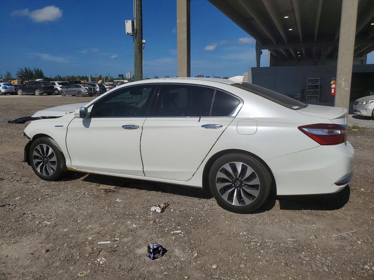 2017 Honda Accord Hybrid Белый vin: JHMCR6F32HC016698