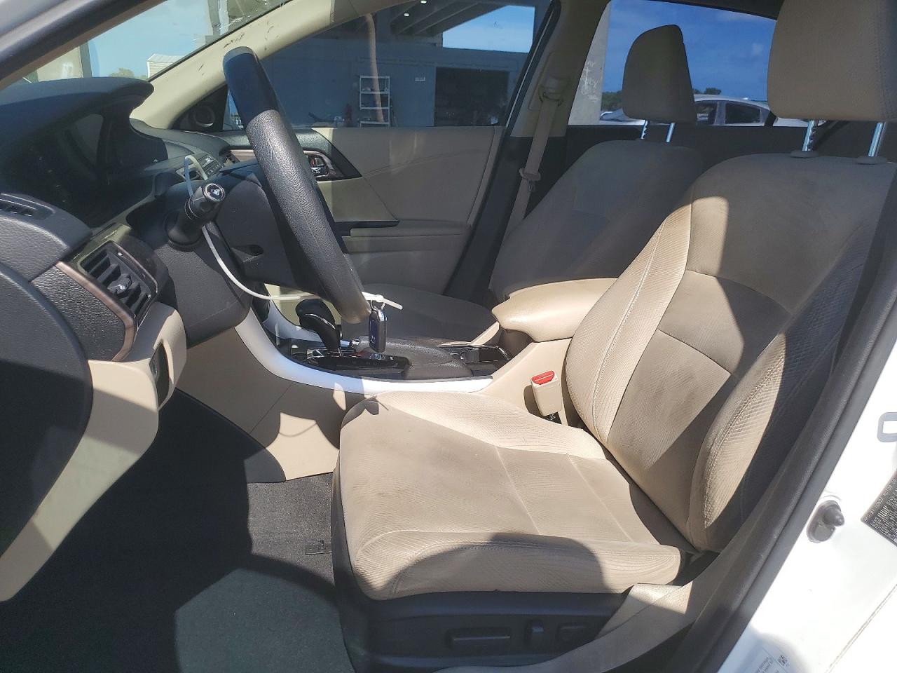 2017 Honda Accord Hybrid Белый vin: JHMCR6F32HC016698