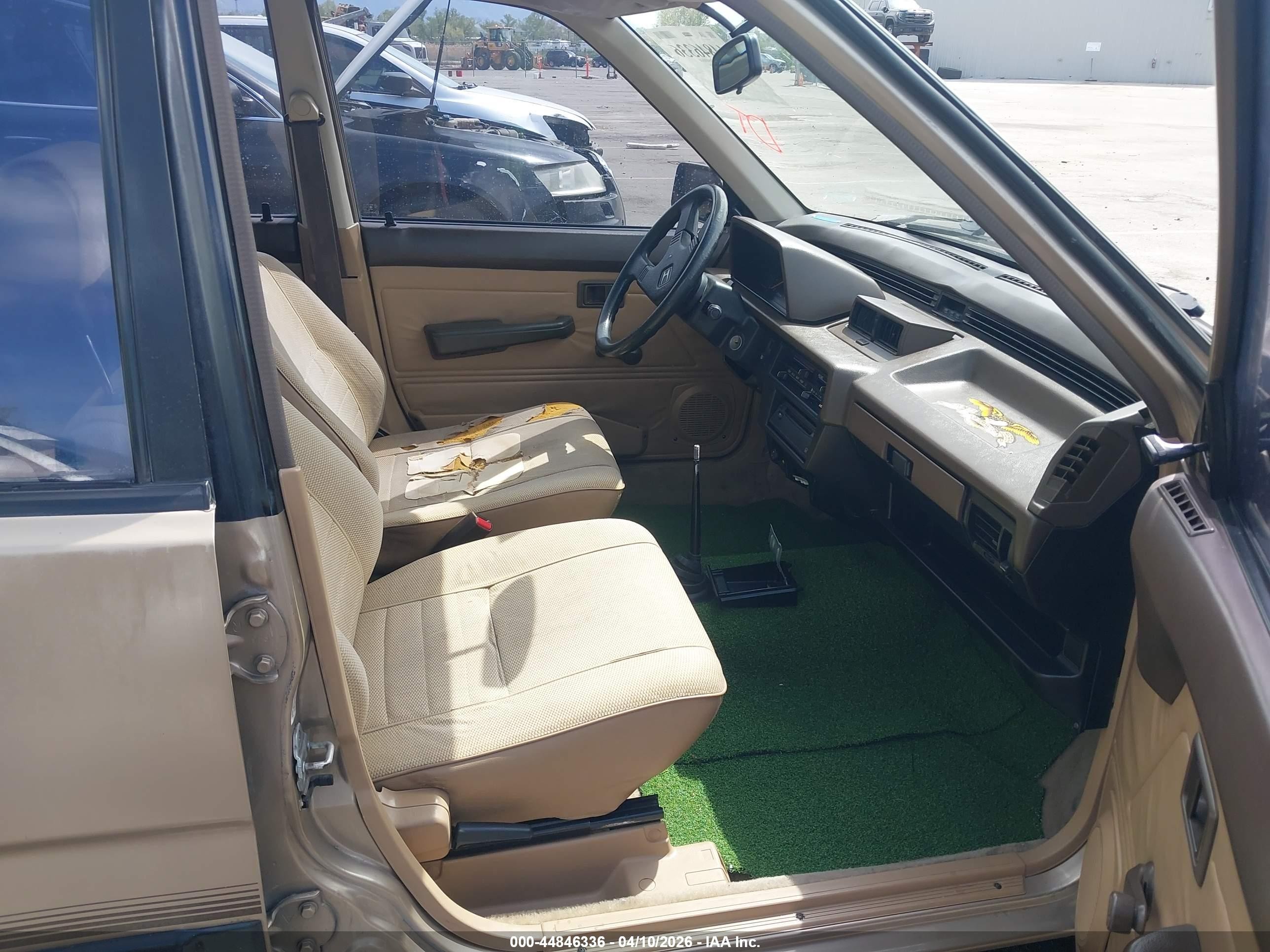 1987 Honda Civic 1.5 Champagne vin: JHMEC5724HS010241