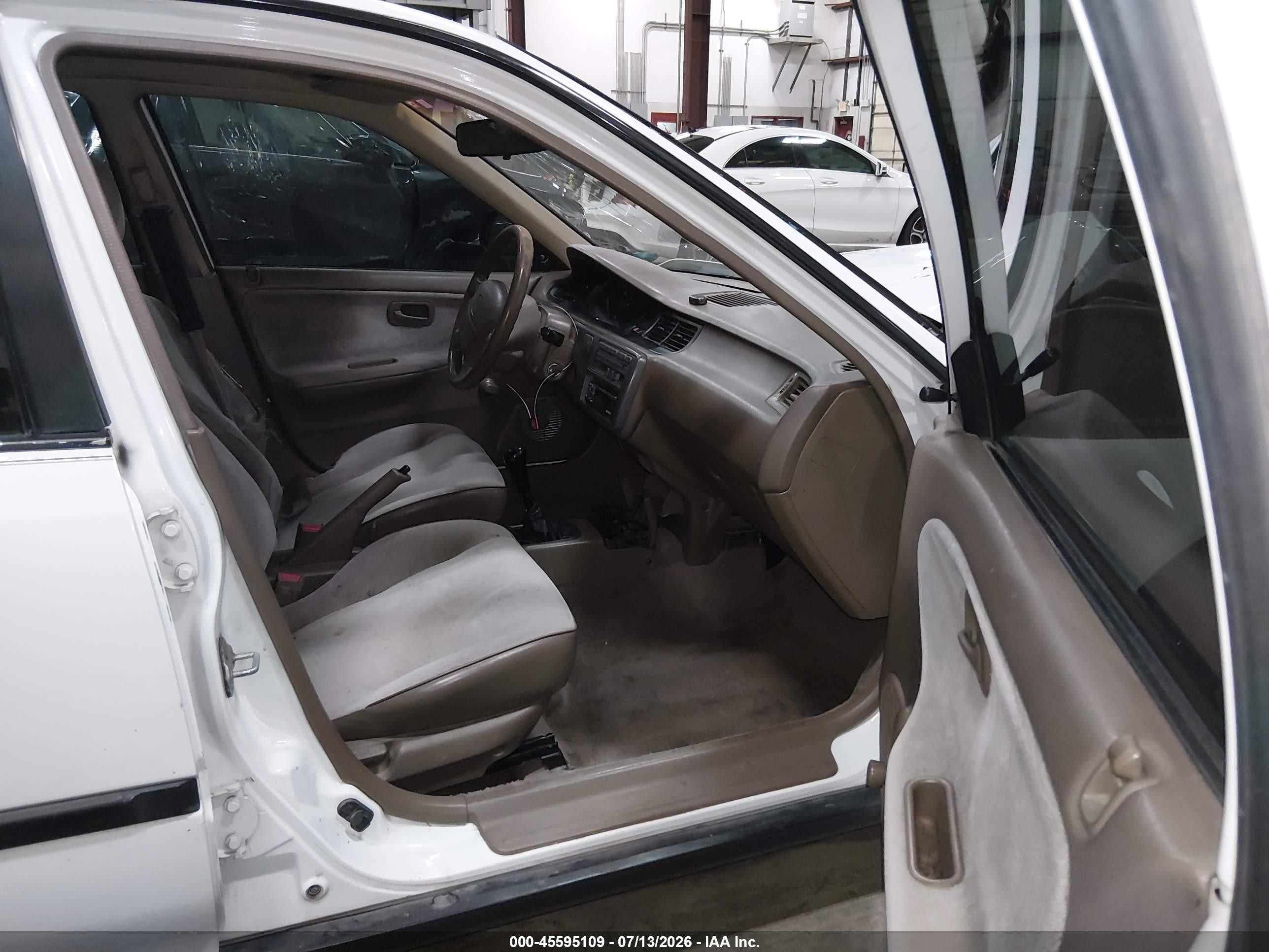 1993 Honda Civic Dx White vin: JHMEG854XPS004842