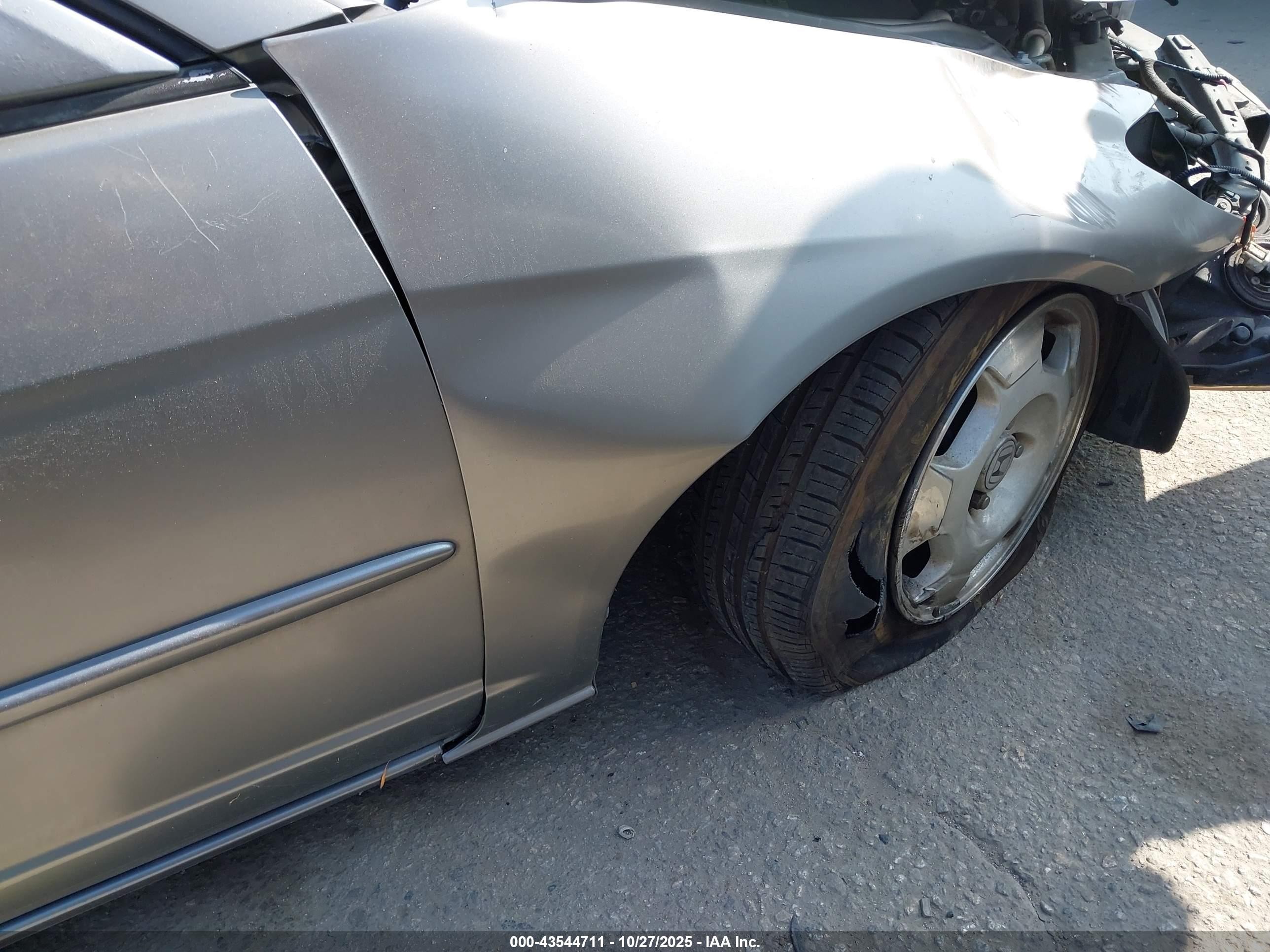 2004 Honda Civic Hybrid Серебряный vin: JHMES96604S022802