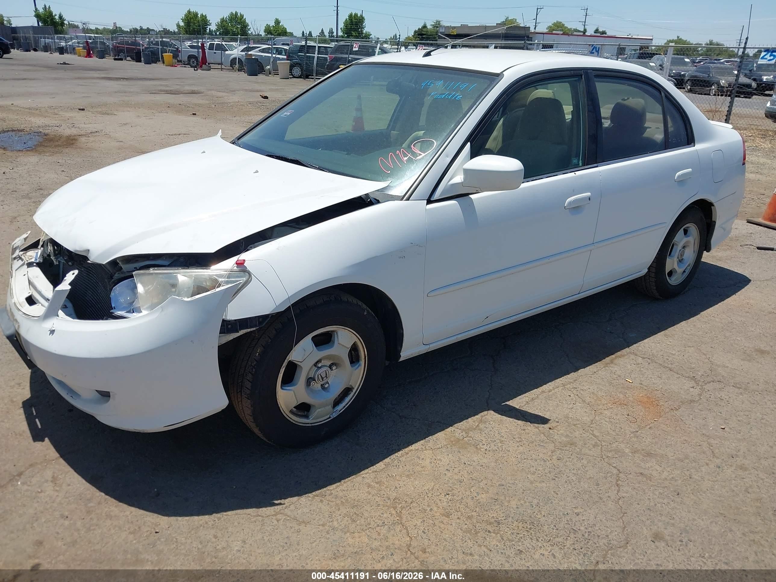 2005 Honda Civic Hybrid   White vin: JHMES96615S012264