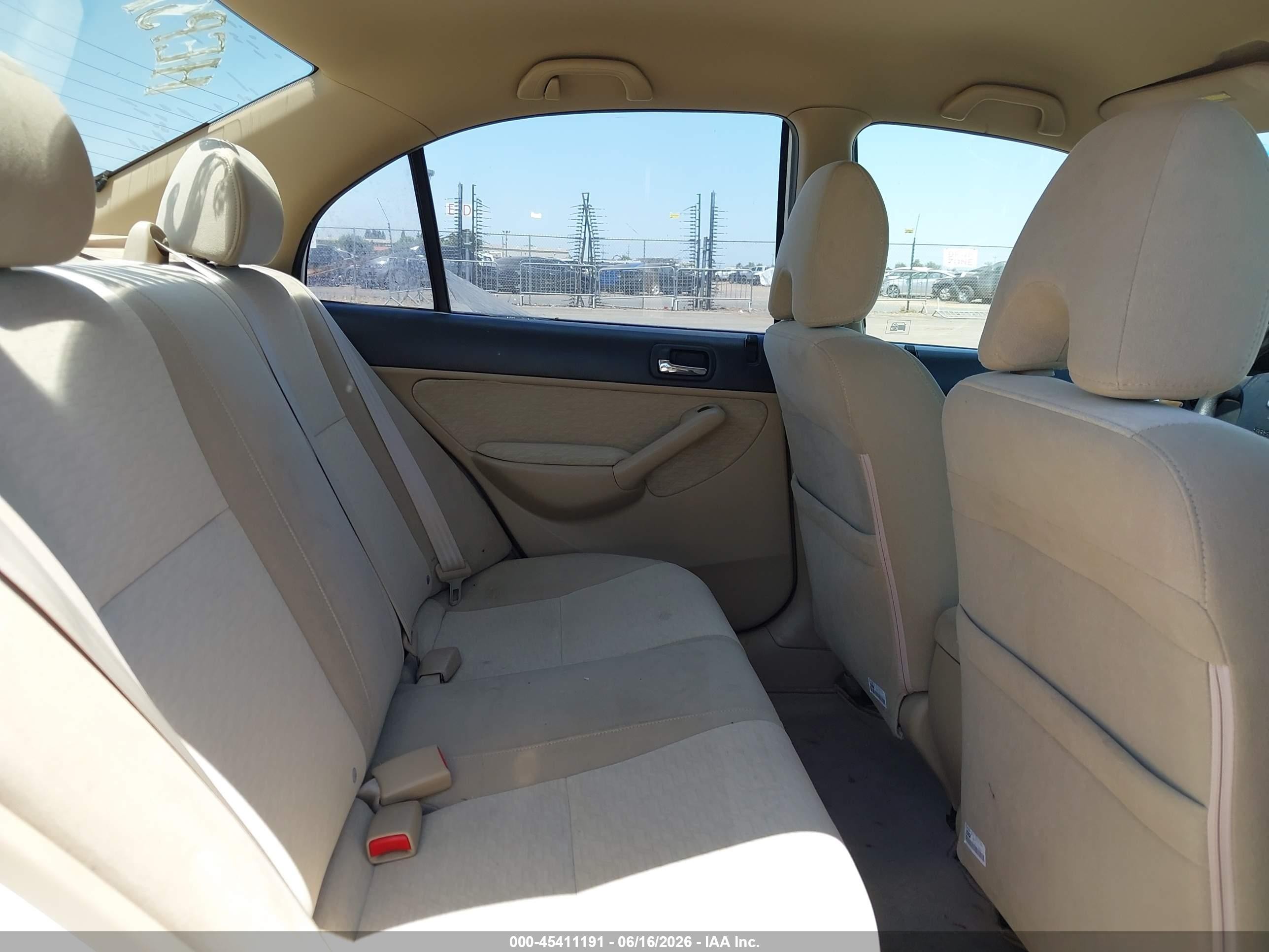 2005 Honda Civic Hybrid   White vin: JHMES96615S012264