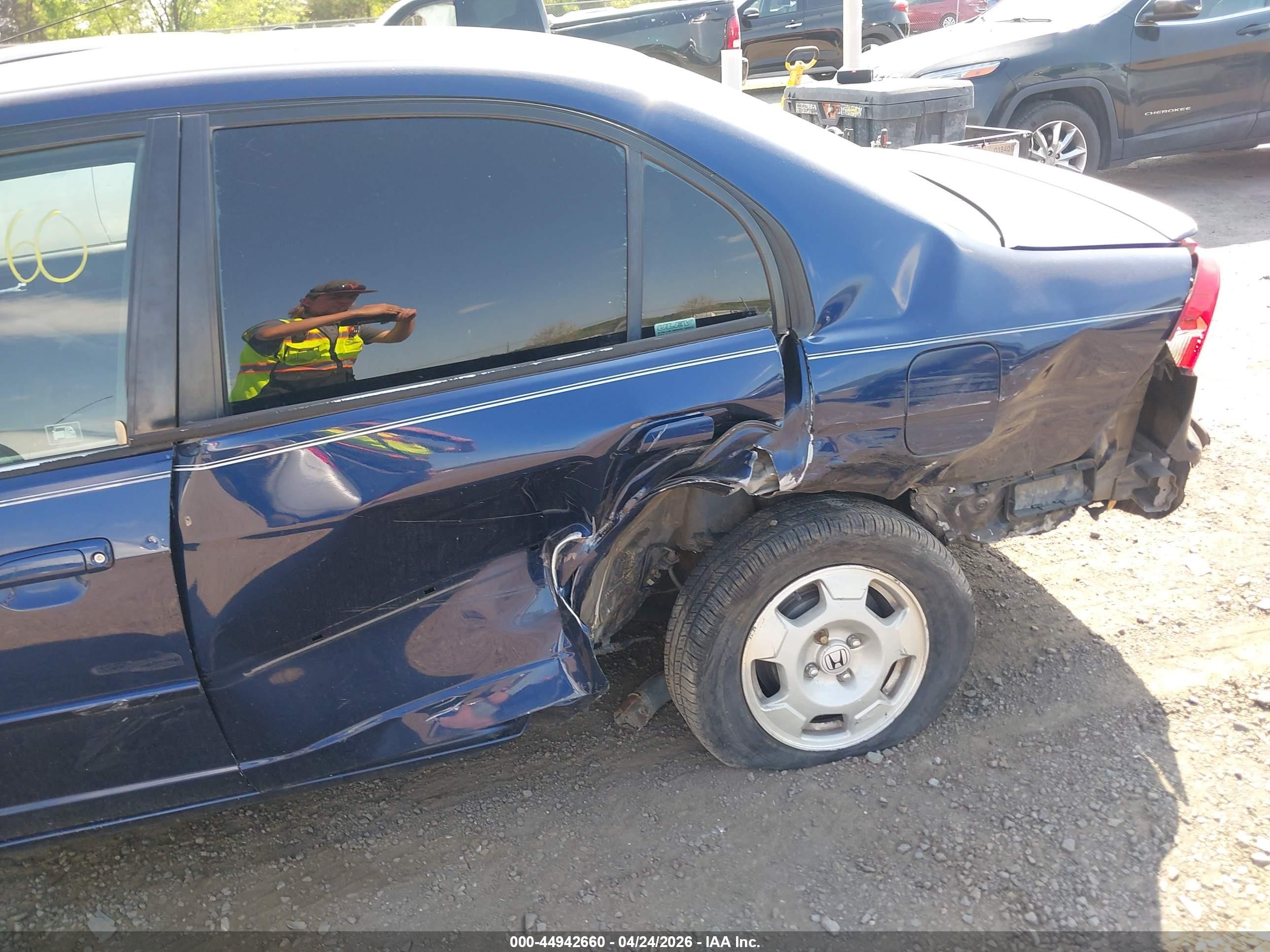 2005 Honda Civic Hybrid   Blue vin: JHMES96685S005327