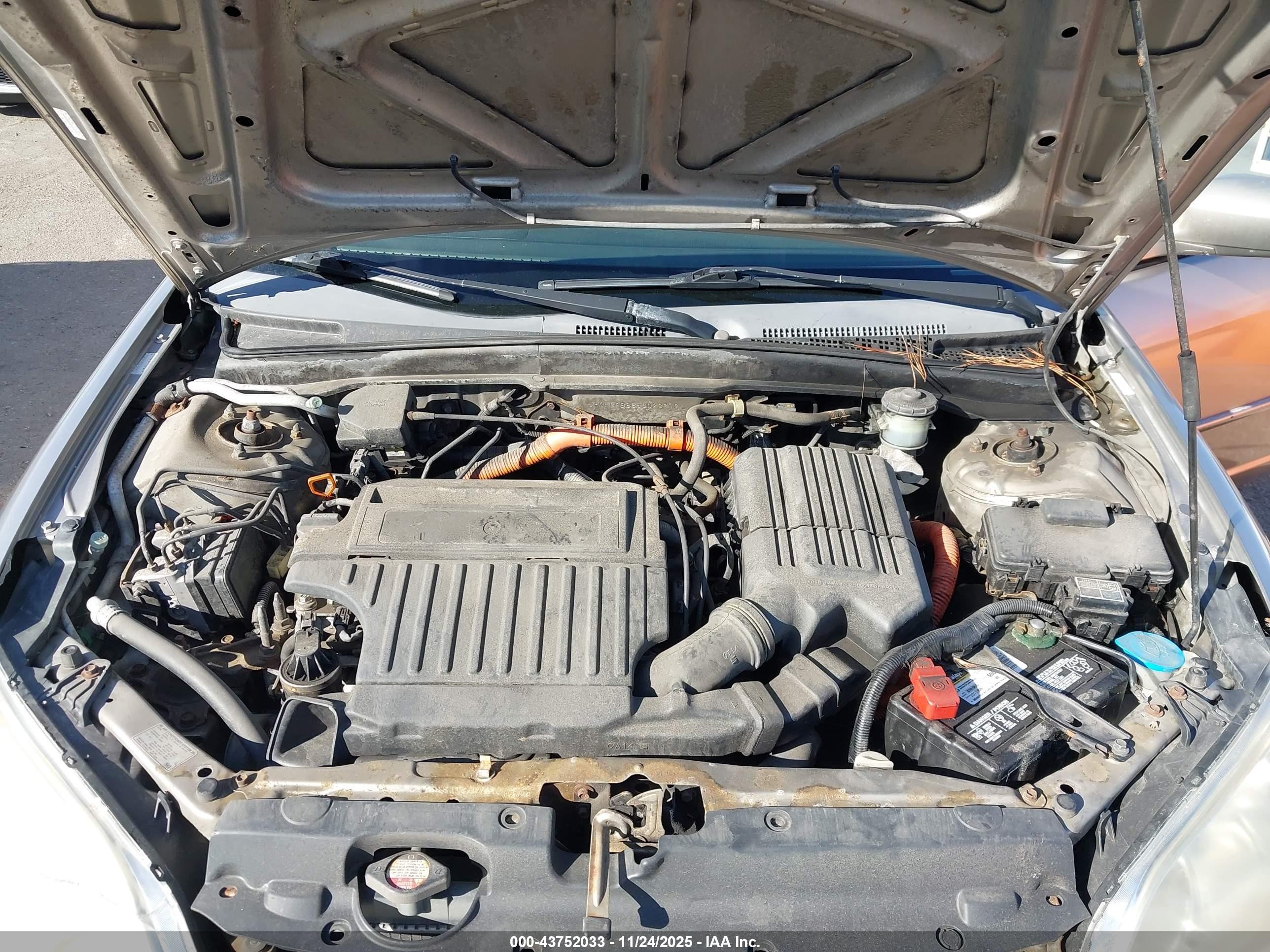 2005 Honda Civic Hybrid   Silver vin: JHMES96685S023973