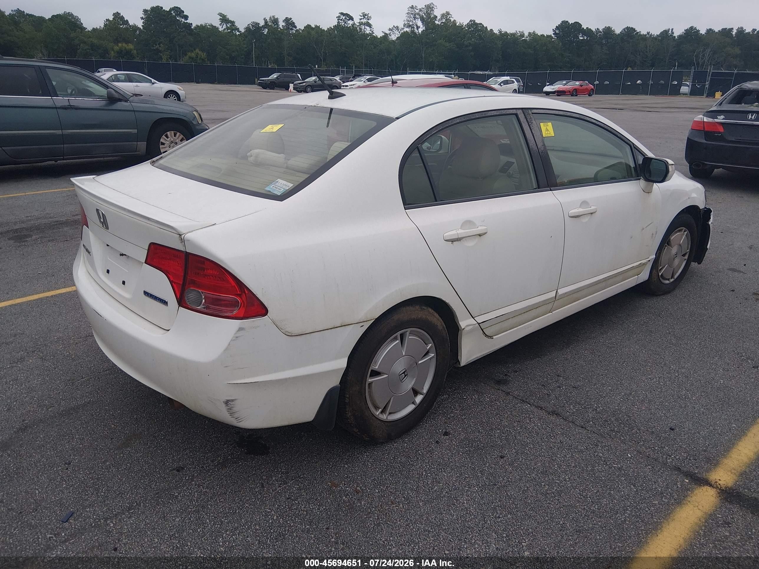 2008 Honda Civic Hybrid   White vin: JHMFA36208S028705
