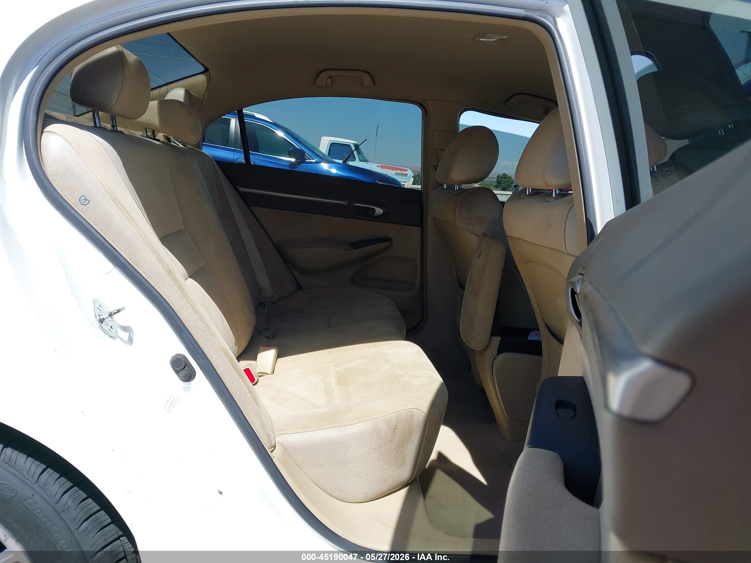 2008 Honda Civic Hybrid   White vin: JHMFA36208S030647