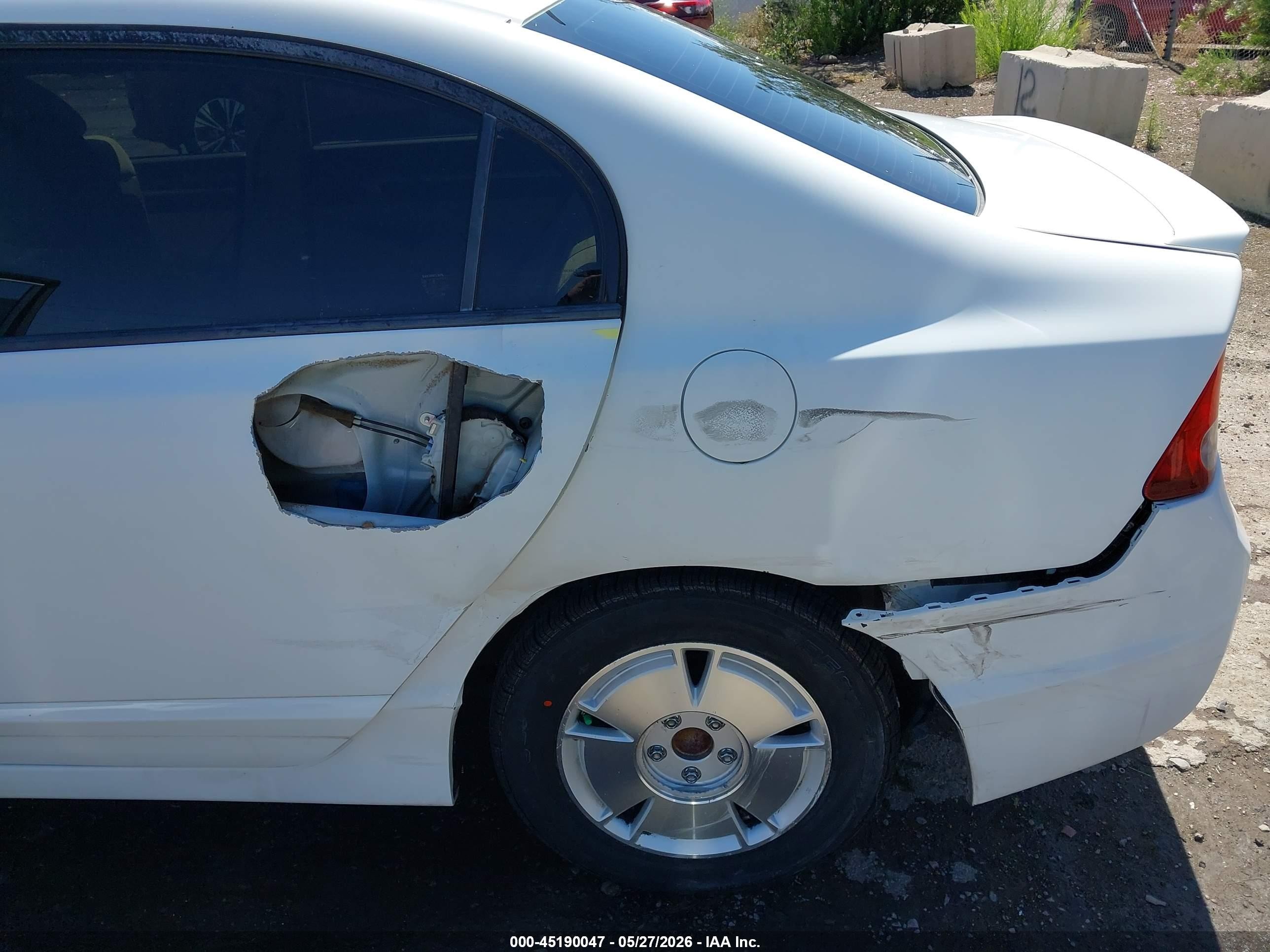 2008 Honda Civic Hybrid   White vin: JHMFA36208S030647