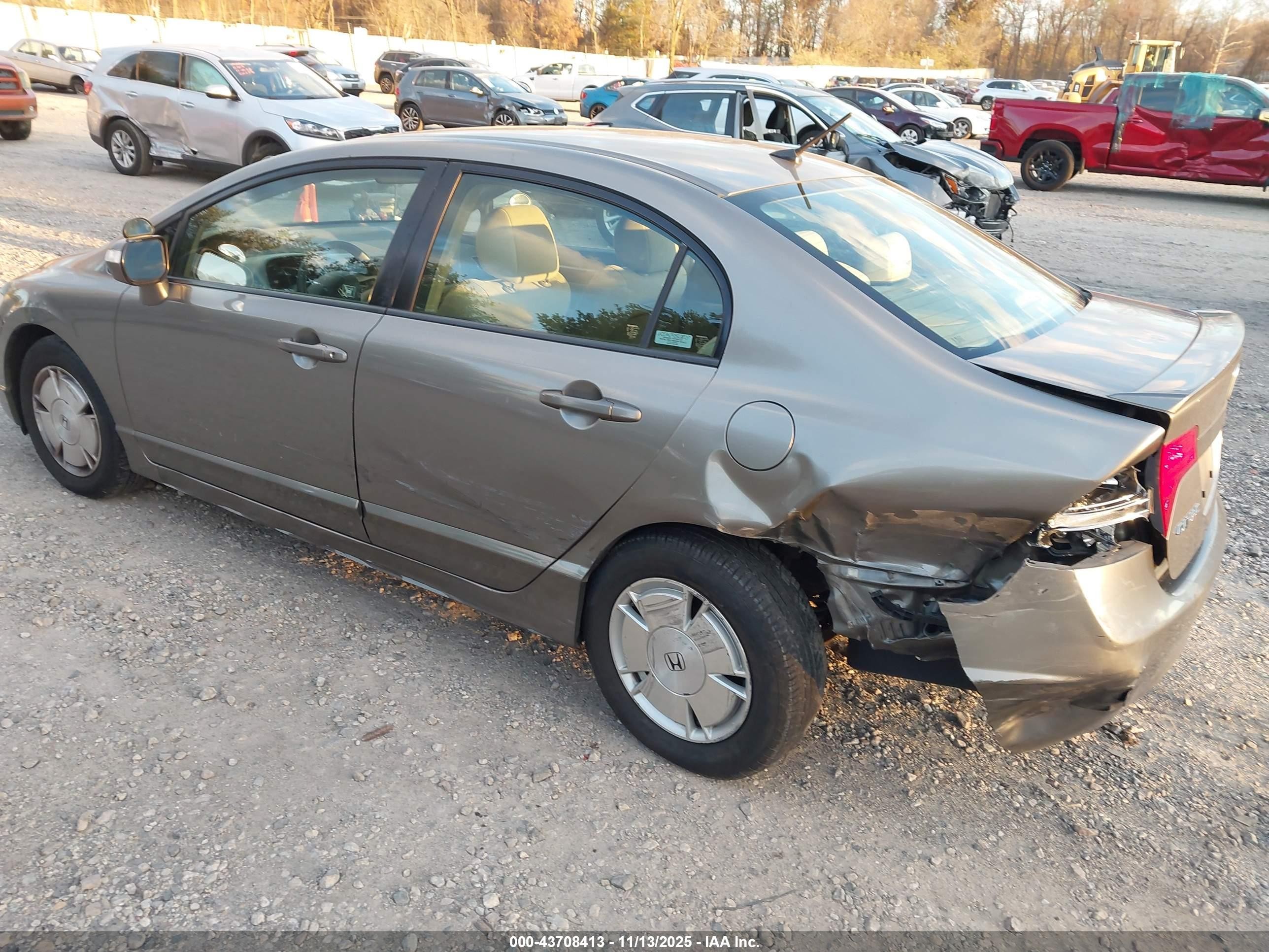 2007 Honda Civic Hybrid   Pewter vin: JHMFA36227S012357