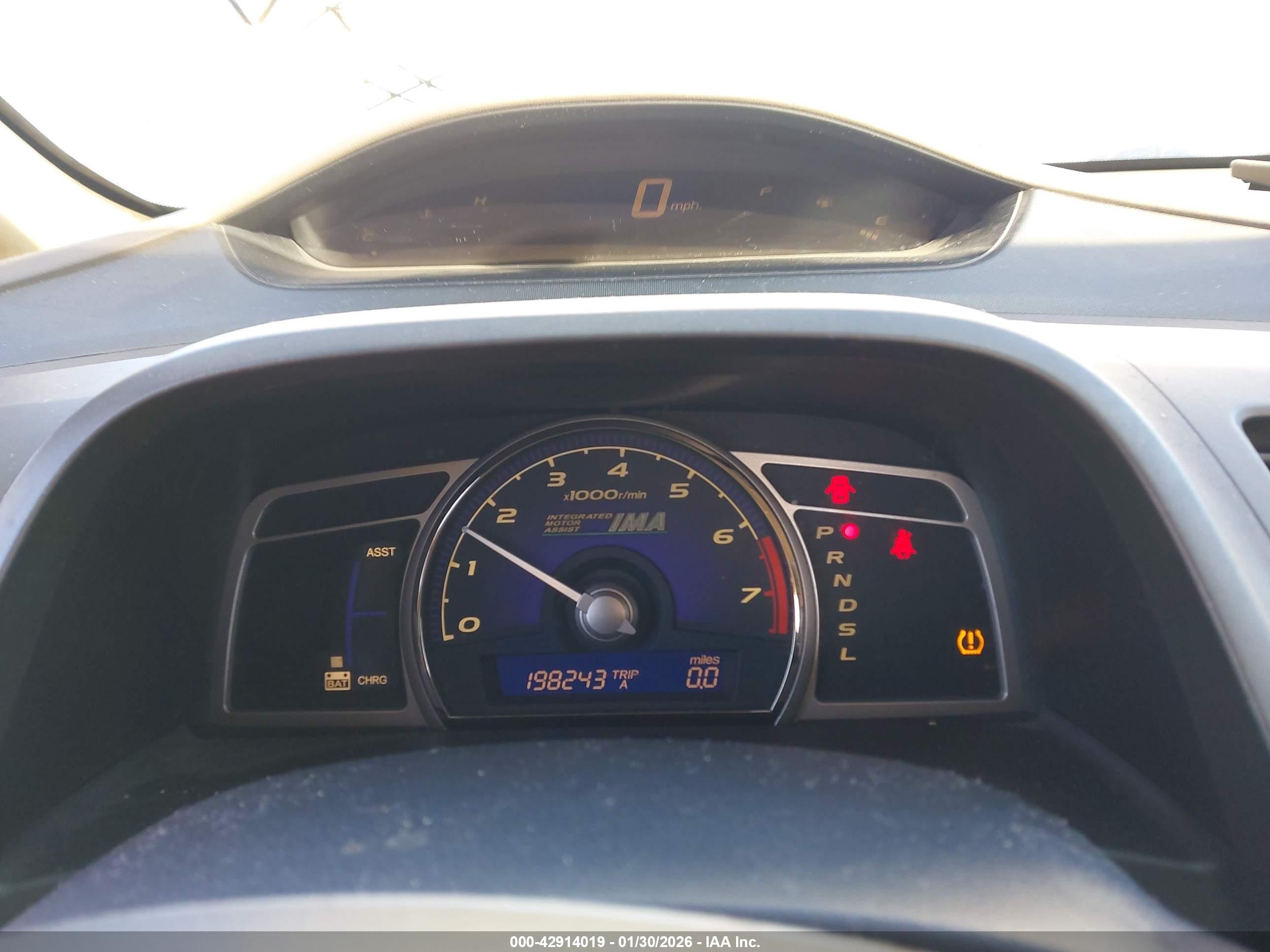 2008 Honda Civic Hybrid   White vin: JHMFA36228S013798