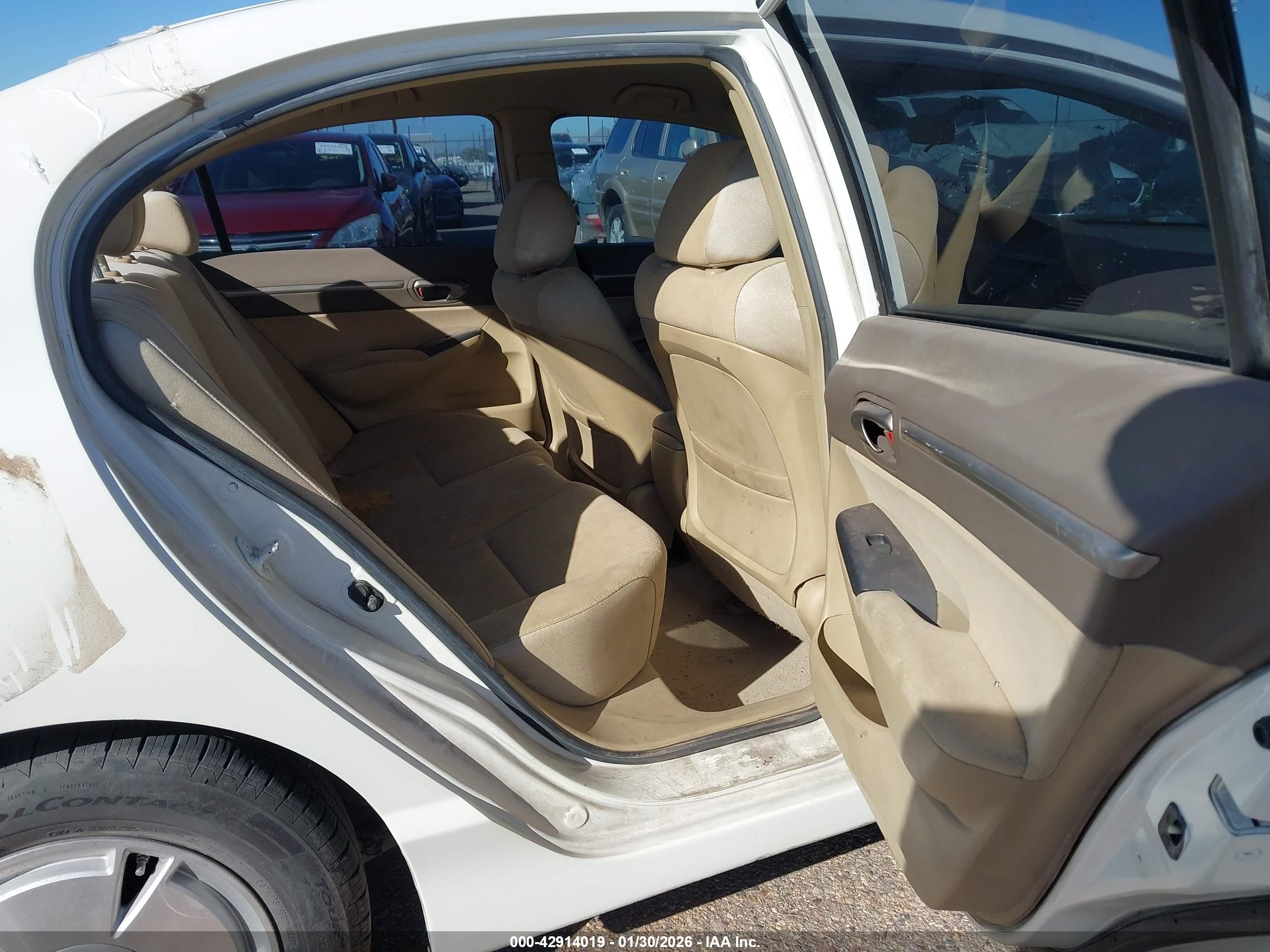 2008 Honda Civic Hybrid   White vin: JHMFA36228S013798