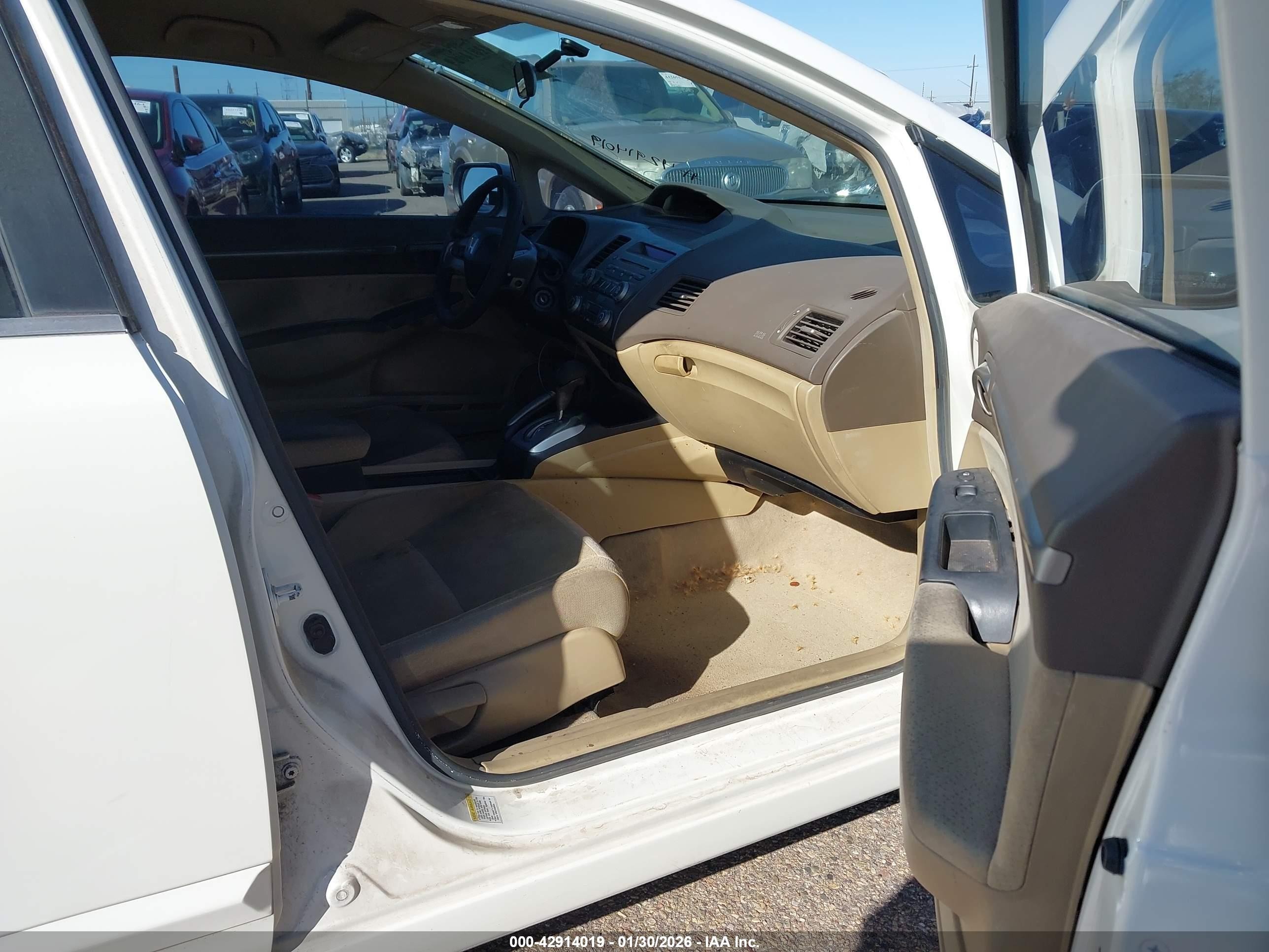 2008 Honda Civic Hybrid   White vin: JHMFA36228S013798
