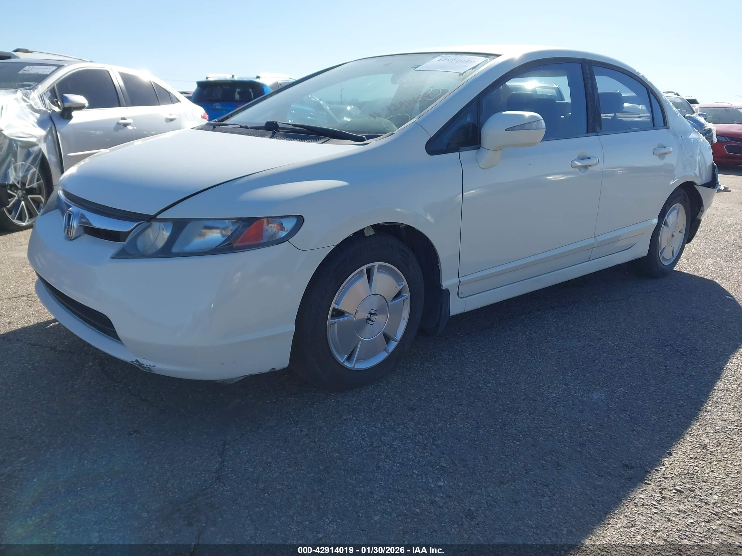 2008 Honda Civic Hybrid   White vin: JHMFA36228S013798