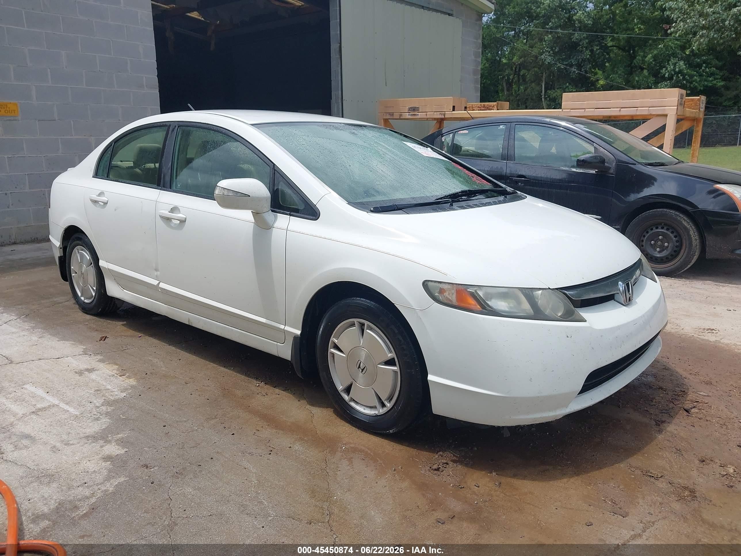 2008 Honda Civic Hybrid   White vin: JHMFA36228S015485