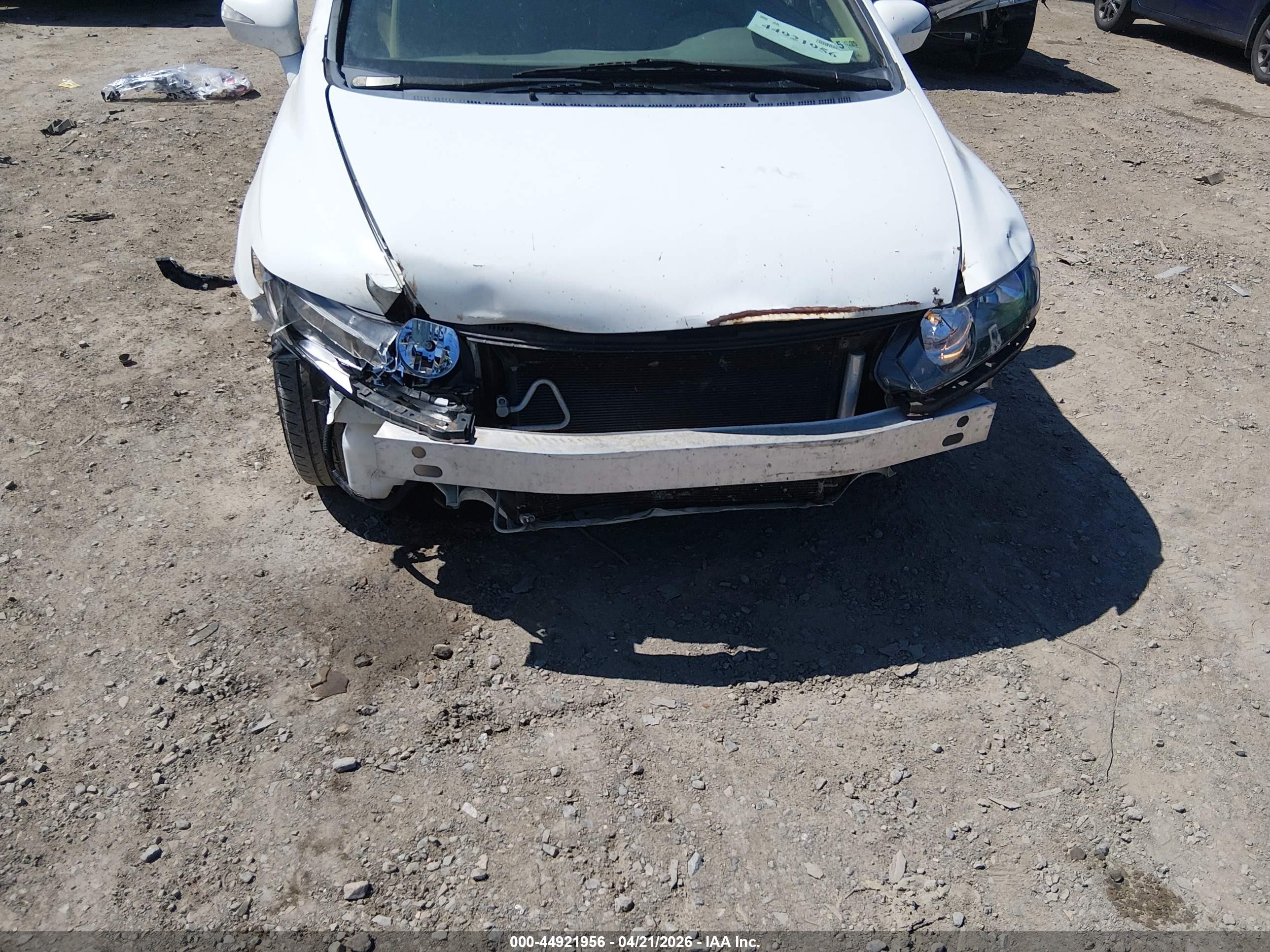 2008 Honda Civic Hybrid   White vin: JHMFA36238S024583