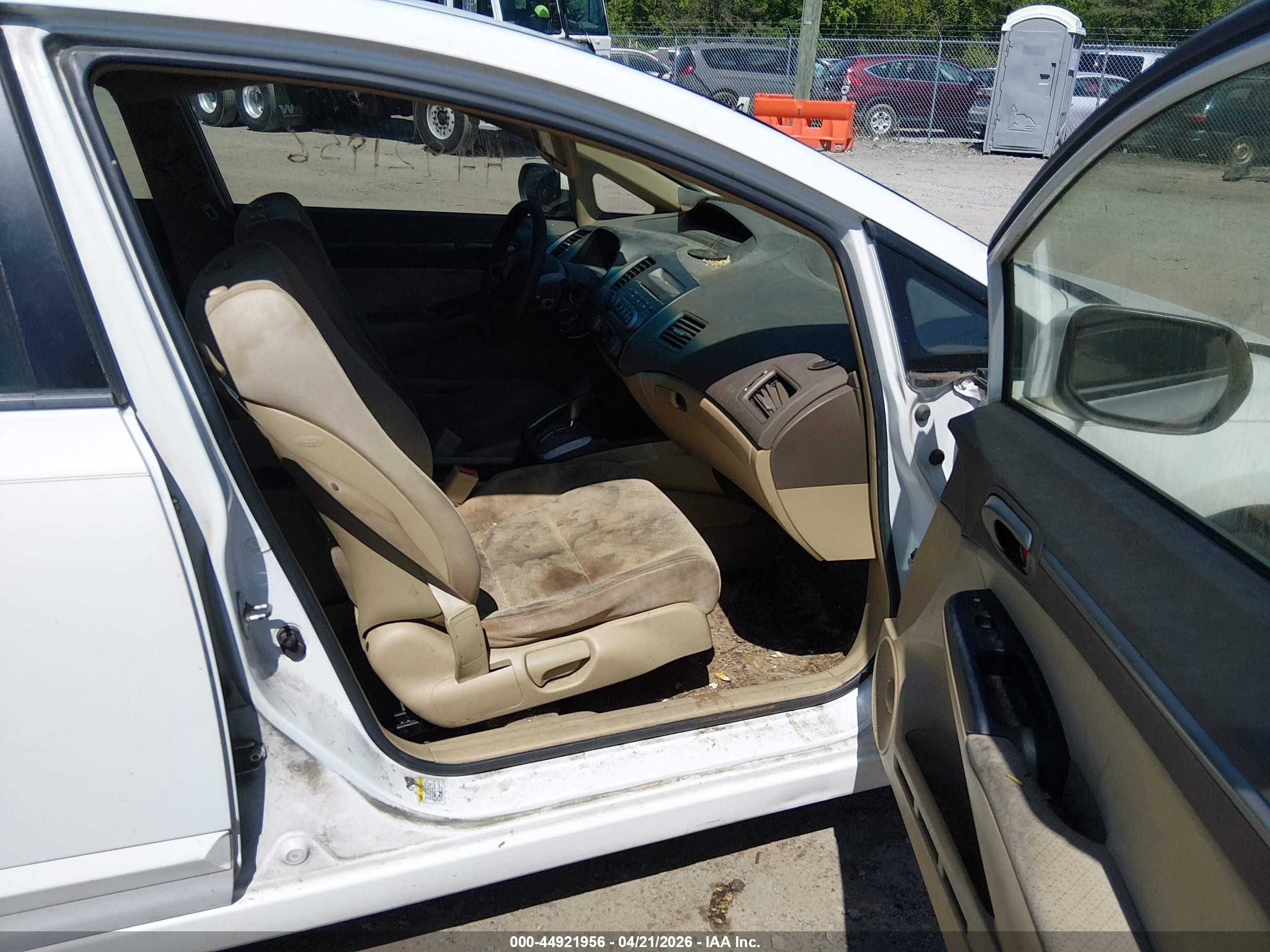 2008 Honda Civic Hybrid   White vin: JHMFA36238S024583