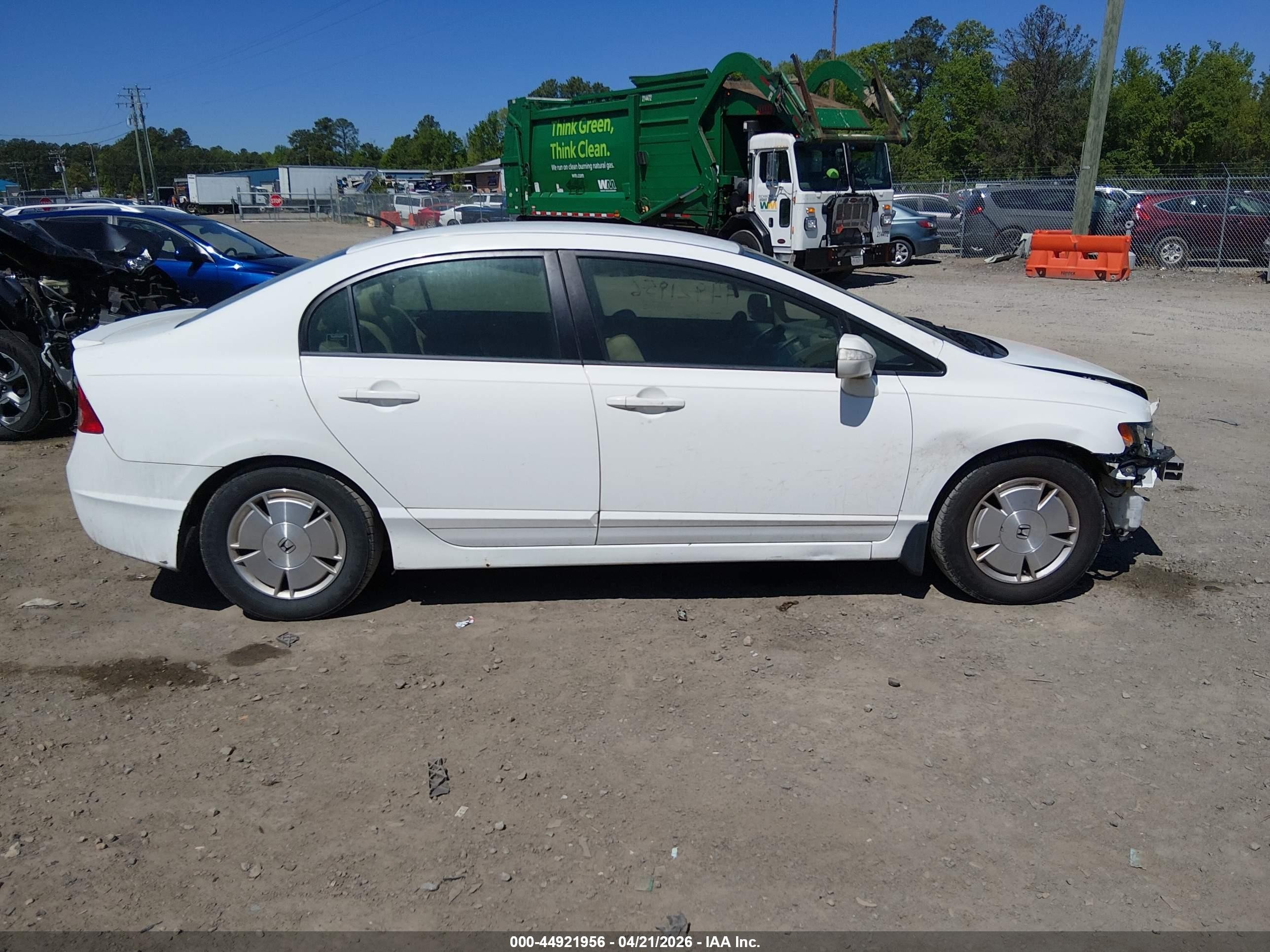 2008 Honda Civic Hybrid   White vin: JHMFA36238S024583
