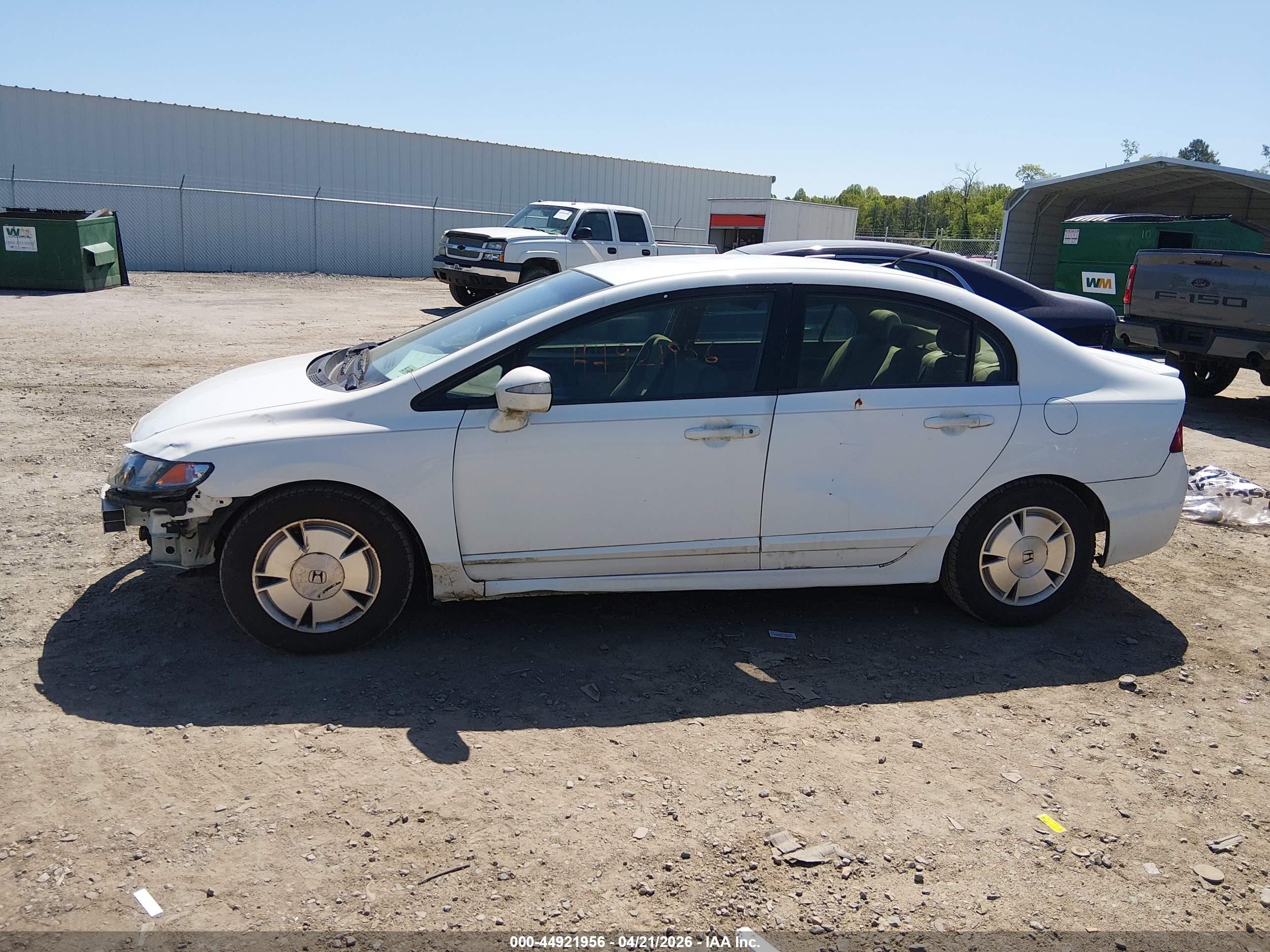 2008 Honda Civic Hybrid   White vin: JHMFA36238S024583